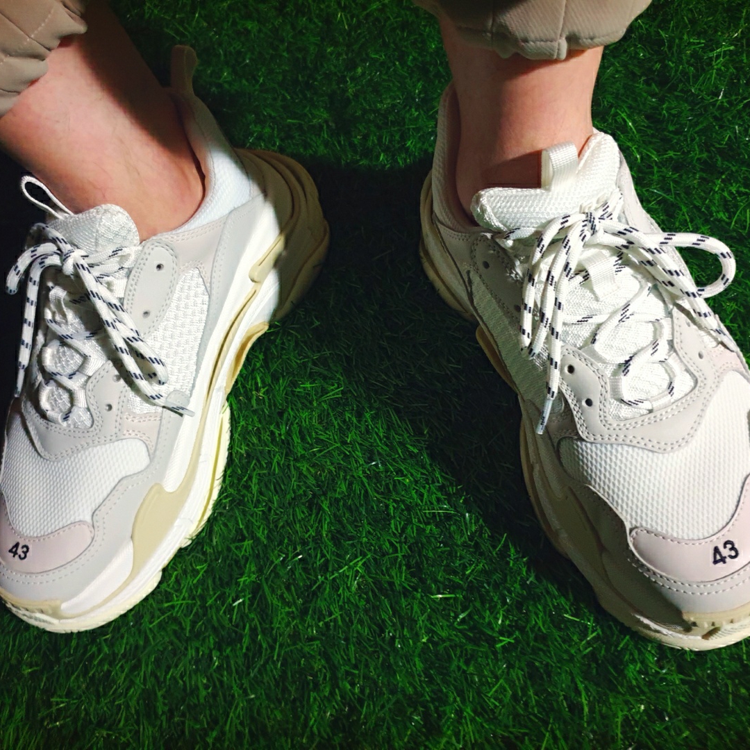 Balenciaga Triple S Sneakers White 2019 착용 스타일 - 4