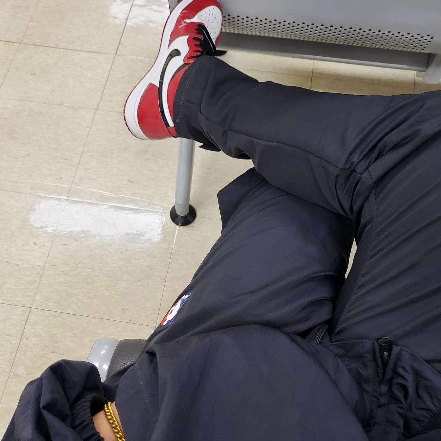 Nike x Fear of God Bomber Hooded Jacket Black, Nike x Fear of God Warm Up Pants Off Noir 착용 스타일 - 4