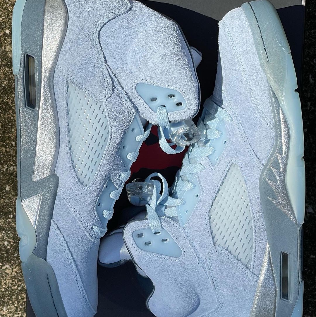 (W) Jordan 5 Retro Bluebird 착용 스타일 - 2