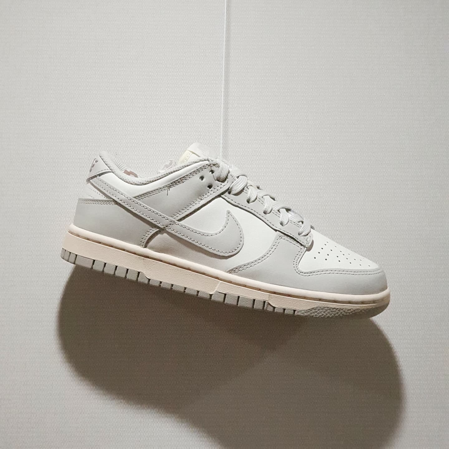 (W) Nike Dunk Low Light Bone 착용 스타일 - 2