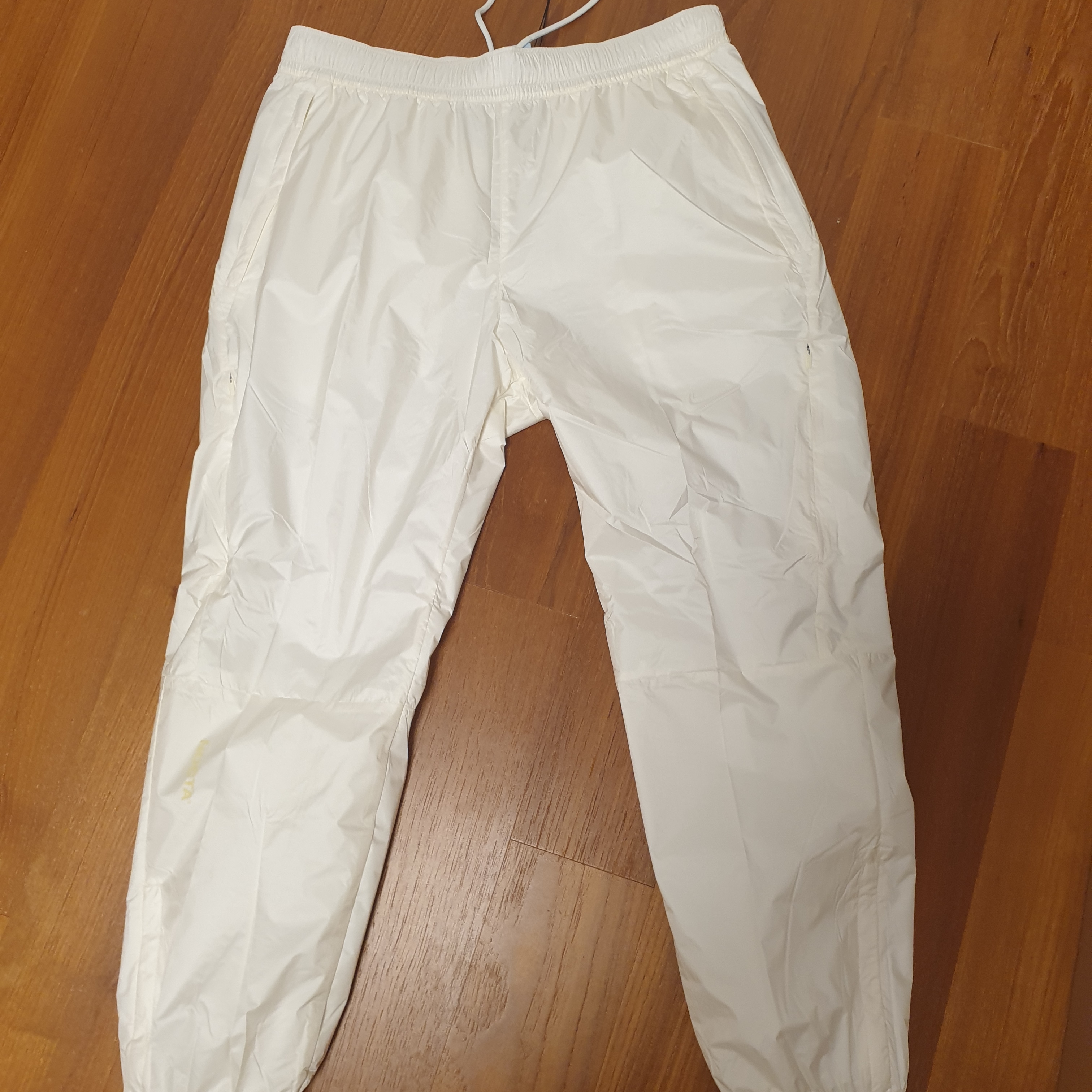 Nike x Drake Nocta Golf Pants Sail - Asia 착용 스타일 - 1