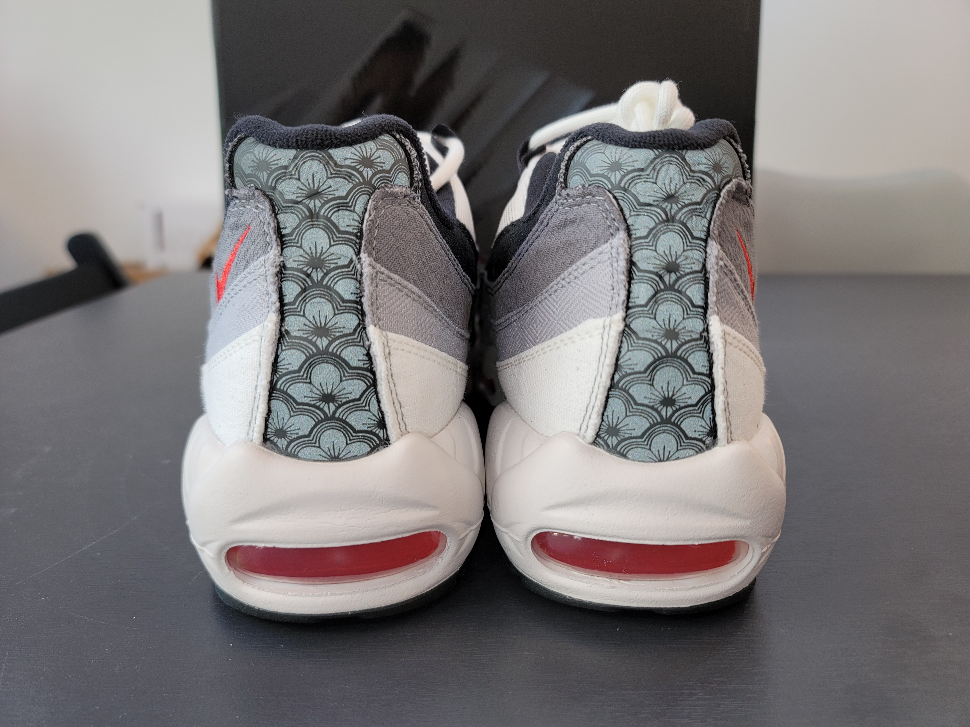 Nike Air Max 95 QS Smoke Grey 착용 스타일 - 2