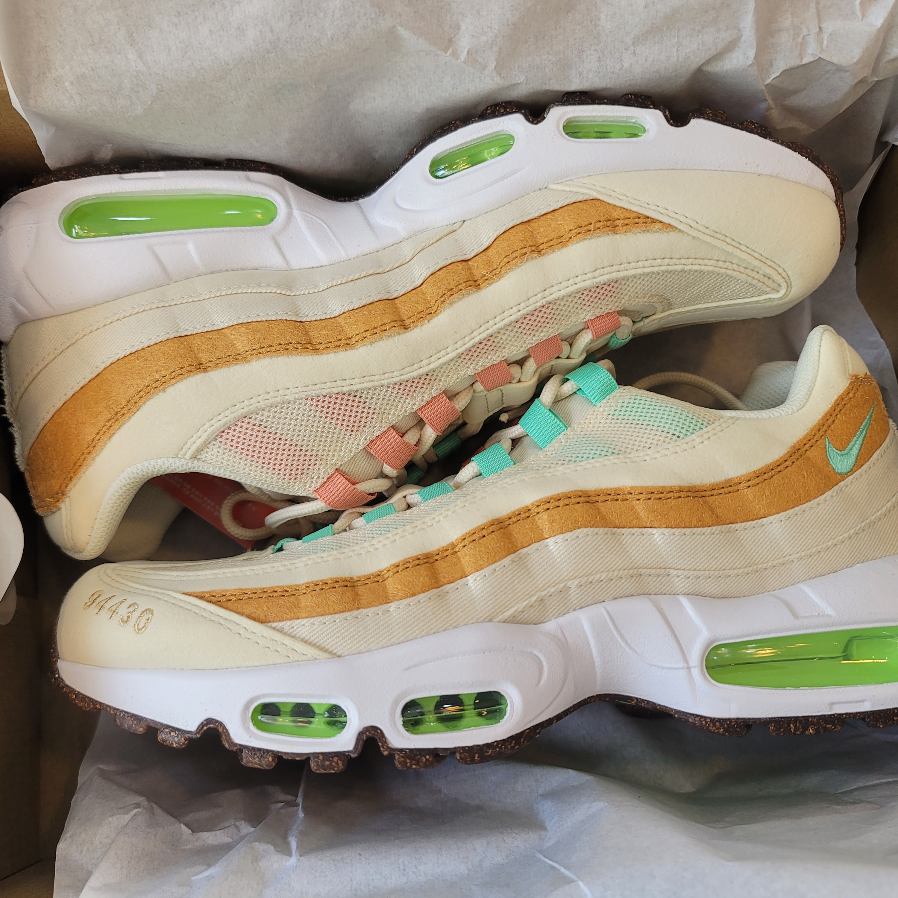 Nike Air Max 95 NRG Pineapple 착용 스타일