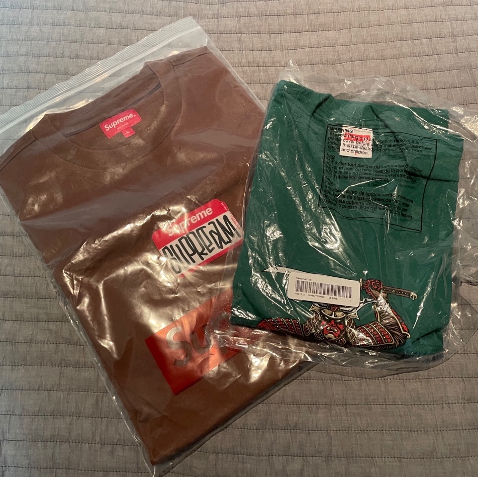 Supreme Samurai T-Shirt Light Pine - 21FW, Supreme Gonz Nametag S/S Top Brown - 21FW 착용 스타일
