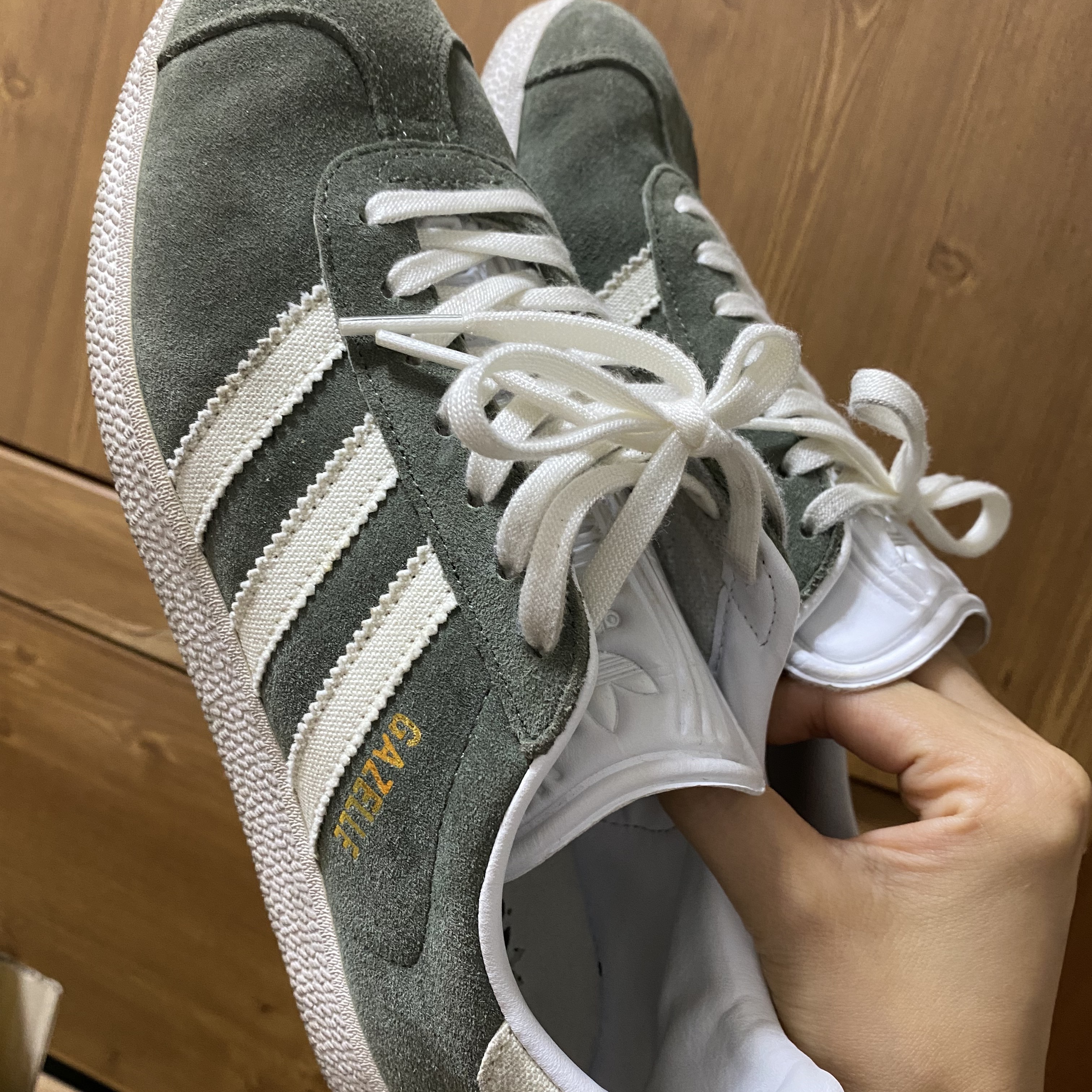 Adidas Gazelle Vintage Collegiate Green 착용 스타일 - 3