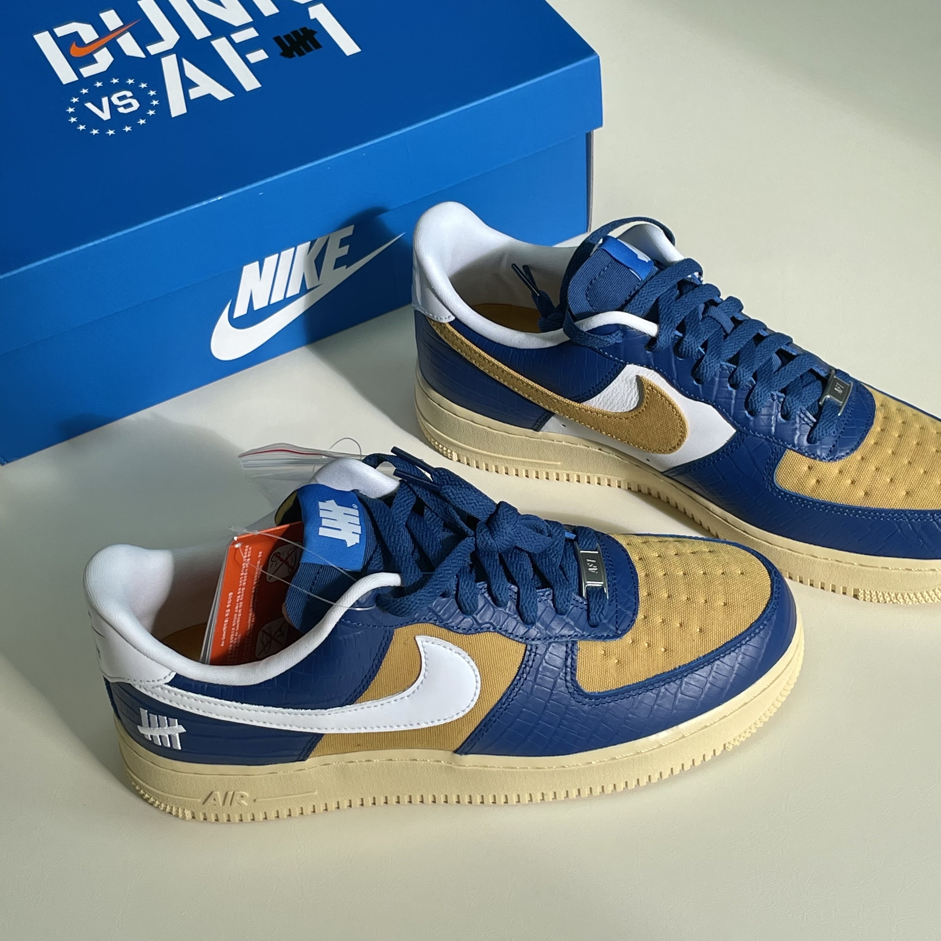 Nike x Undefeated Air Force 1 Low SP 5 On It Court Blue 착용 스타일 - 2