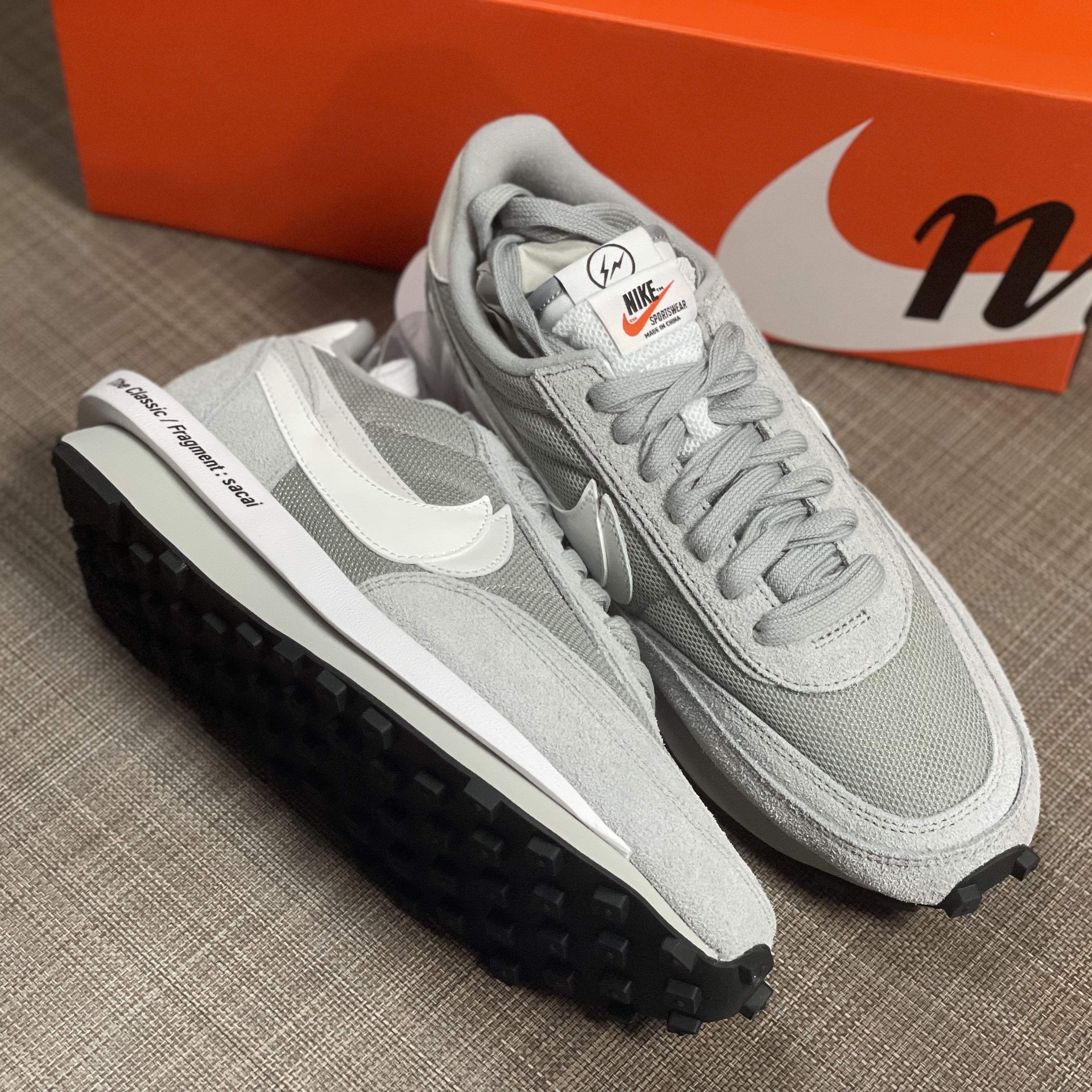 Nike x Sacai x Fragment LDWaffle Light Smoke Grey 착용 스타일