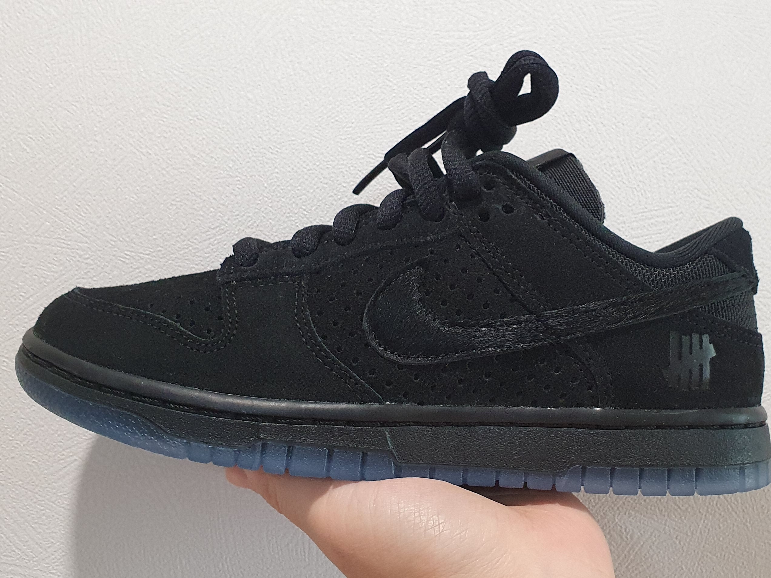 Nike x Undefeated Dunk Low SP 5 On It Black 착용 스타일