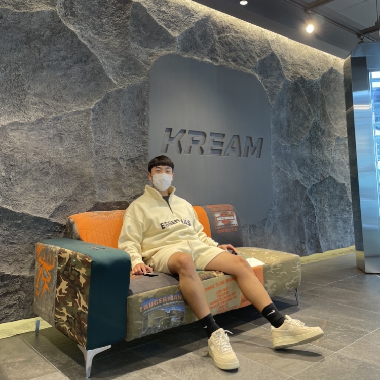 Nike x Stussy Air Force 1 Low Fossil, Essentials Sweatshorts Cream - 21SS 착용 스타일 - 3