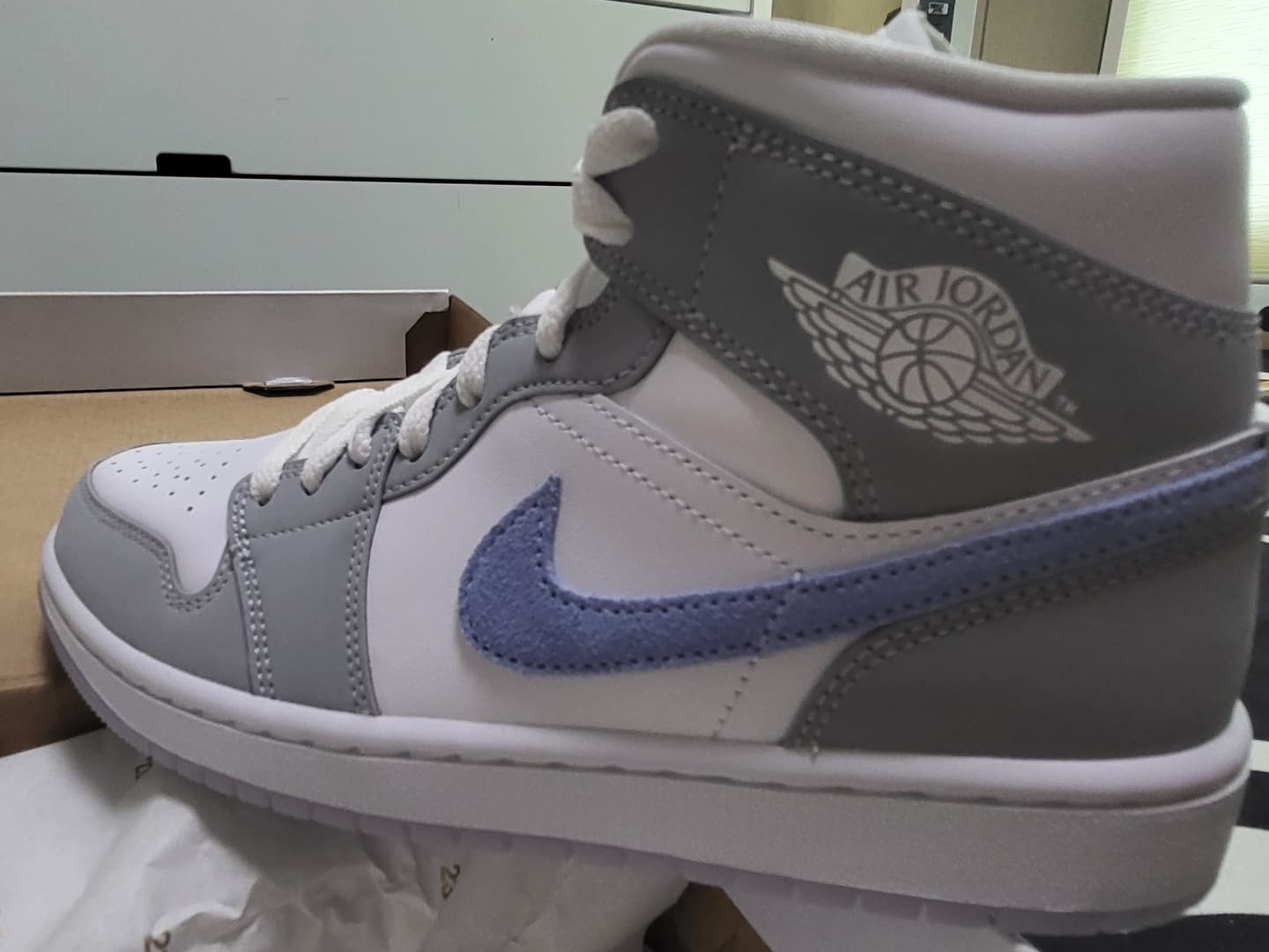 (W) Jordan 1 Mid Wolf Grey 착용 스타일 - 4