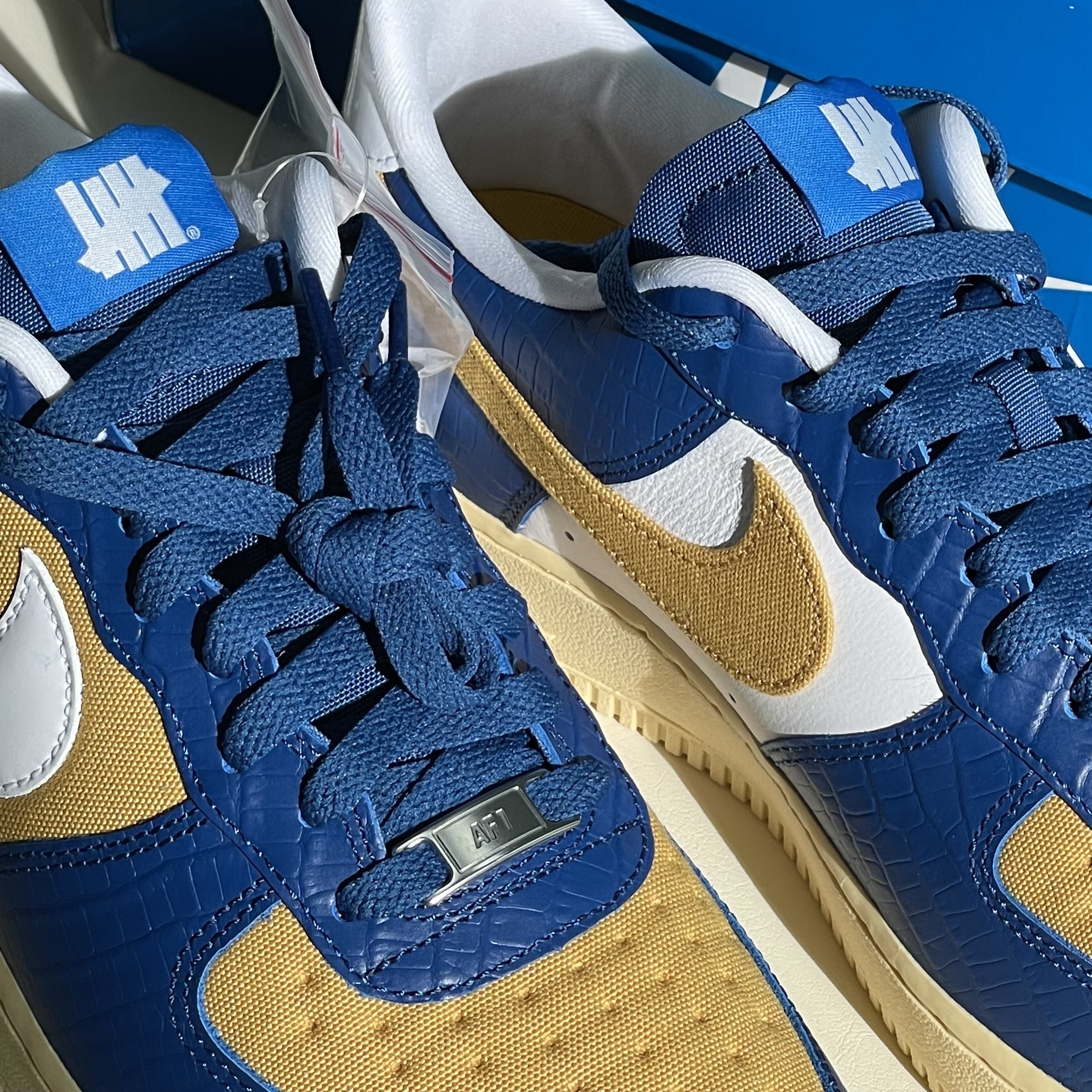 Nike x Undefeated Air Force 1 Low SP 5 On It Court Blue 착용 스타일 - 3