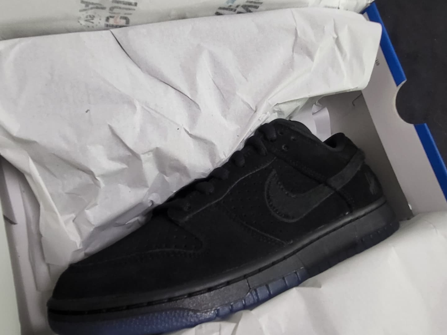 Nike x Undefeated Dunk Low SP 5 On It Black 착용 스타일 - 3