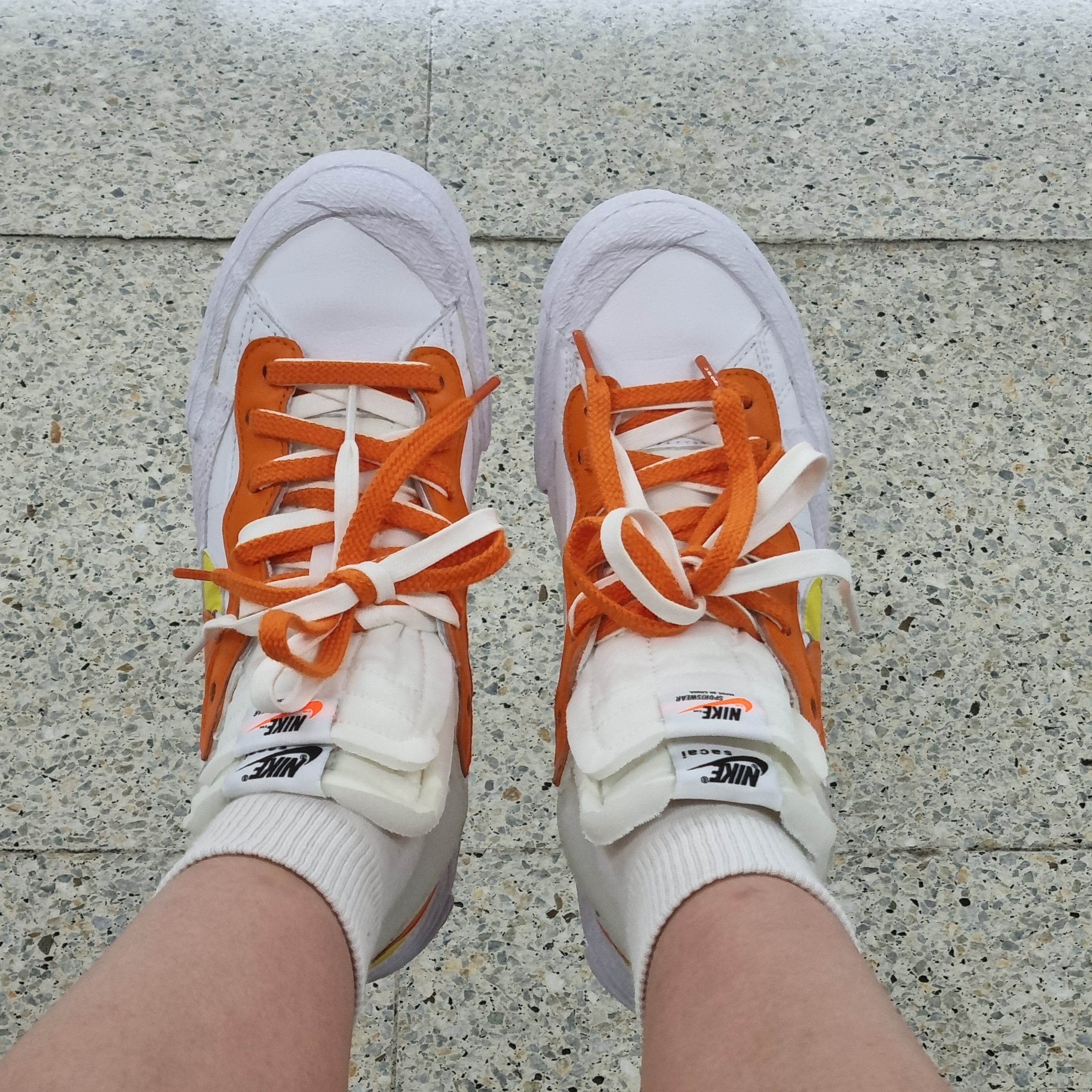 Nike x Sacai Blazer Low Magma Orange 착용 스타일 - 2