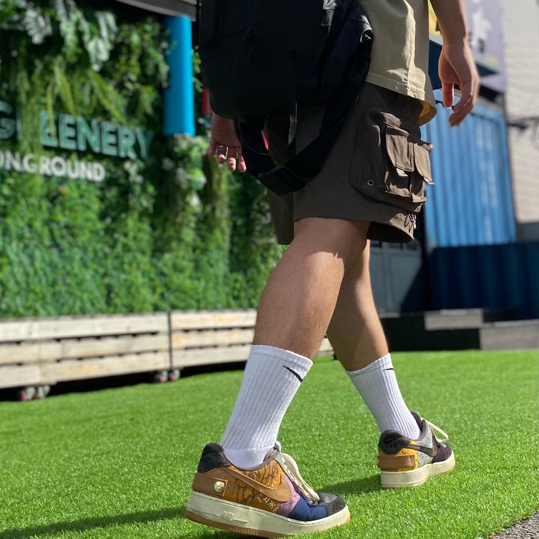 Nike x Travis Scott Air Force 1 Low Cactus Jack, Nike ACG Cargo Shorts Ironstone - Asia 착용 스타일 - 2