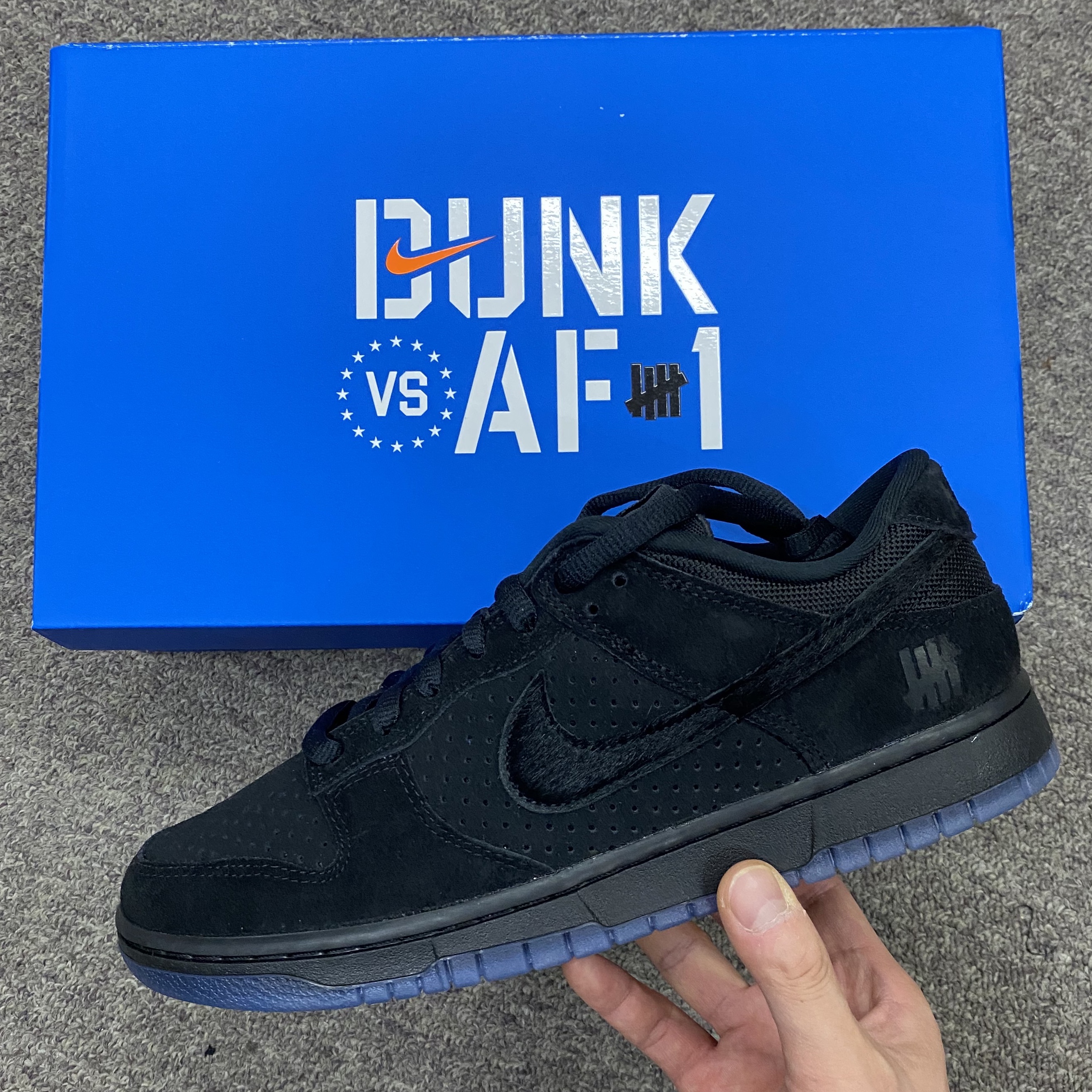 Nike x Undefeated Dunk Low SP 5 On It Black 착용 스타일