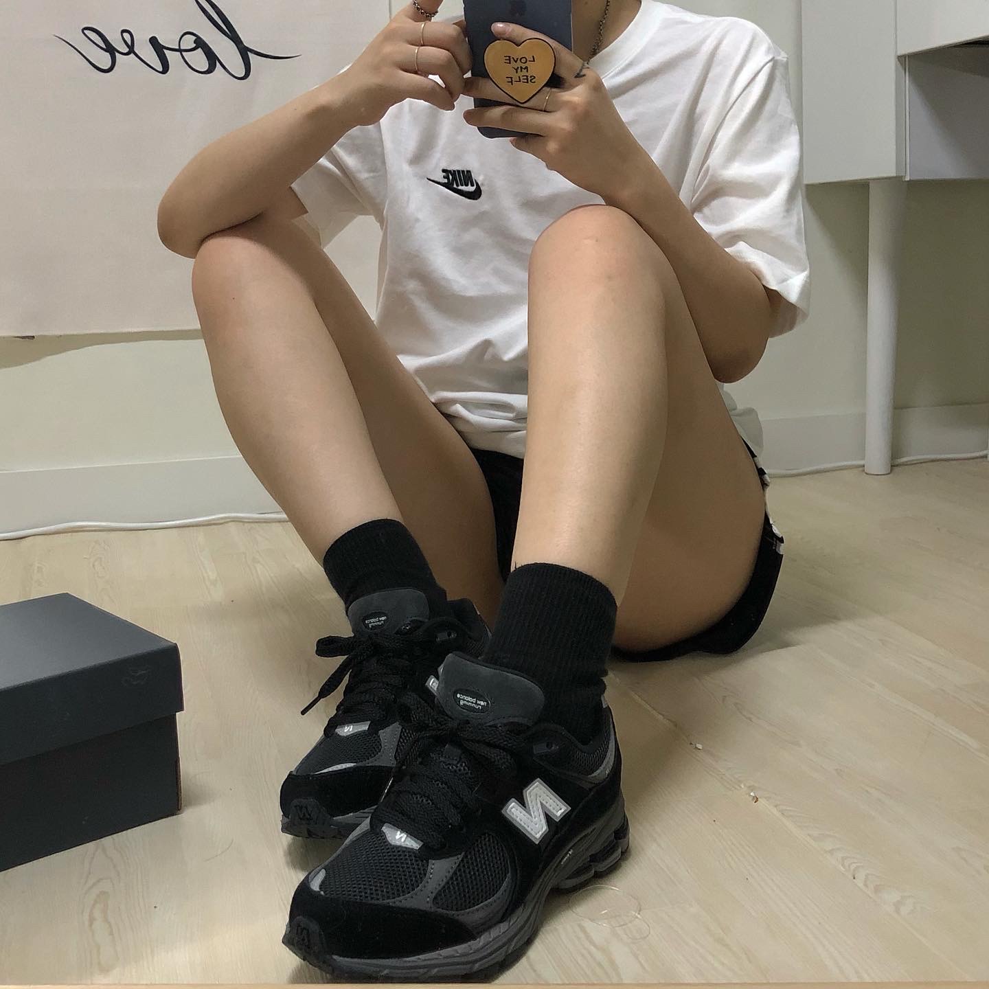 New Balance 2002R Black Dark Grey - JD Sports Exclusive 착용 스타일
