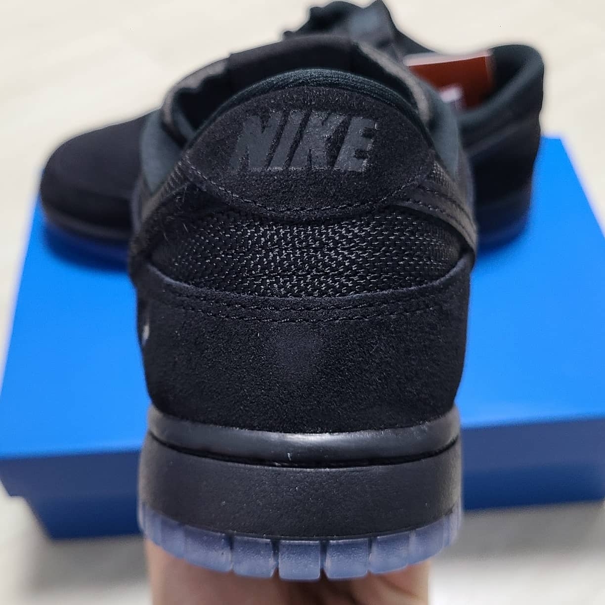 Nike x Undefeated Dunk Low SP 5 On It Black 착용 스타일 - 4
