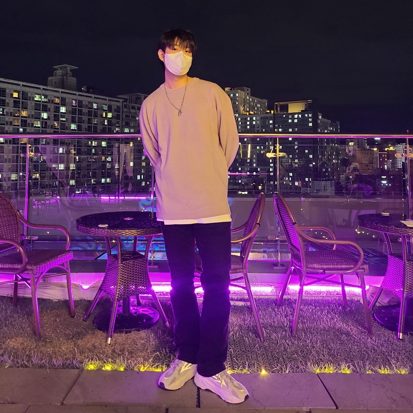 Adidas Yeezy Boost 700 V2 Static 2018 착용 스타일