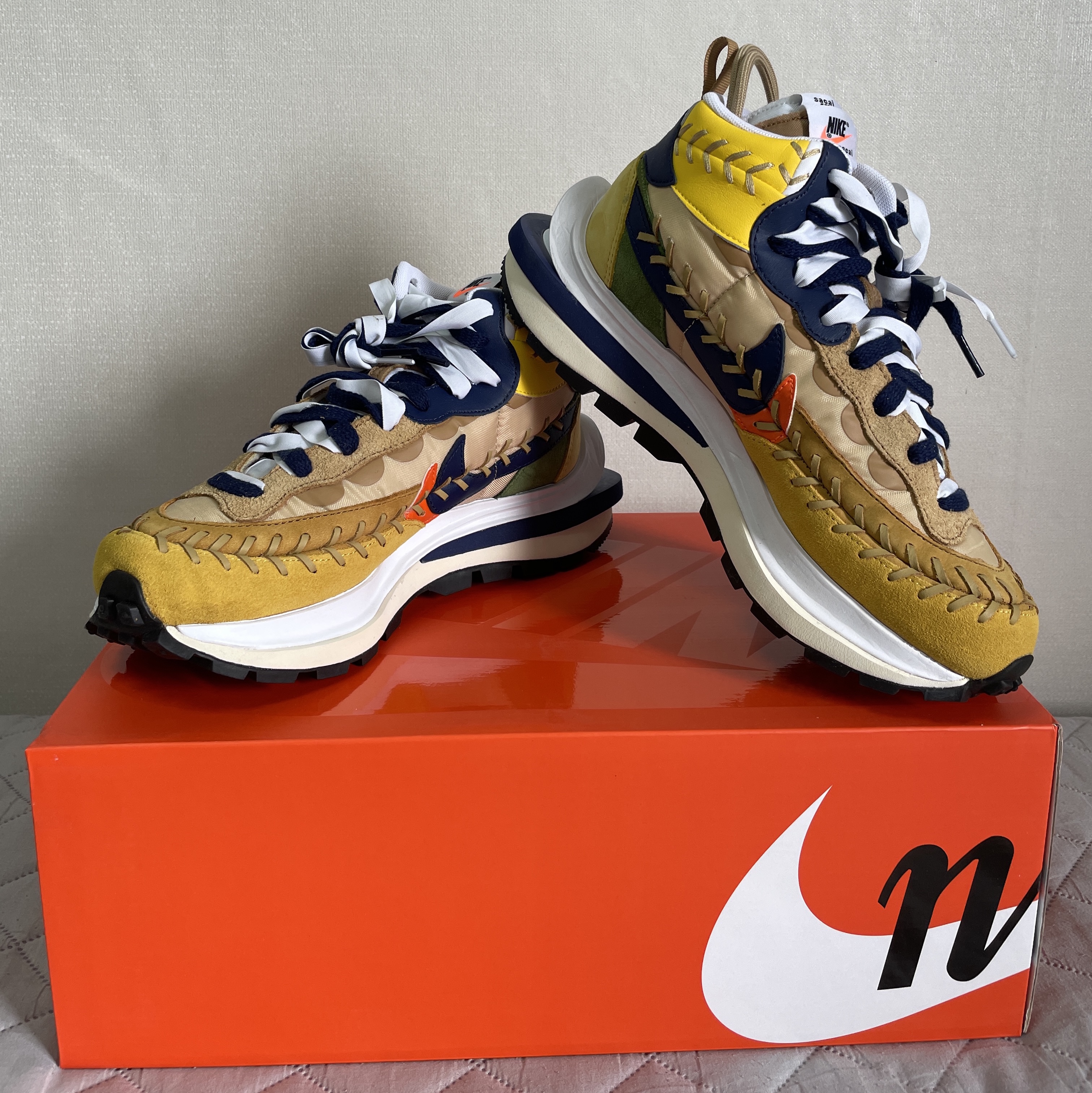 Nike x Sacai x Jean Paul Gaultier VaporWaffle Sesame Blue Void 착용 스타일