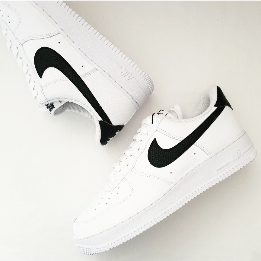 Nike Air Force 1 '07 White Black, (W) Nike Air Force 1 '07 Low White Black 착용 스타일 - 1
