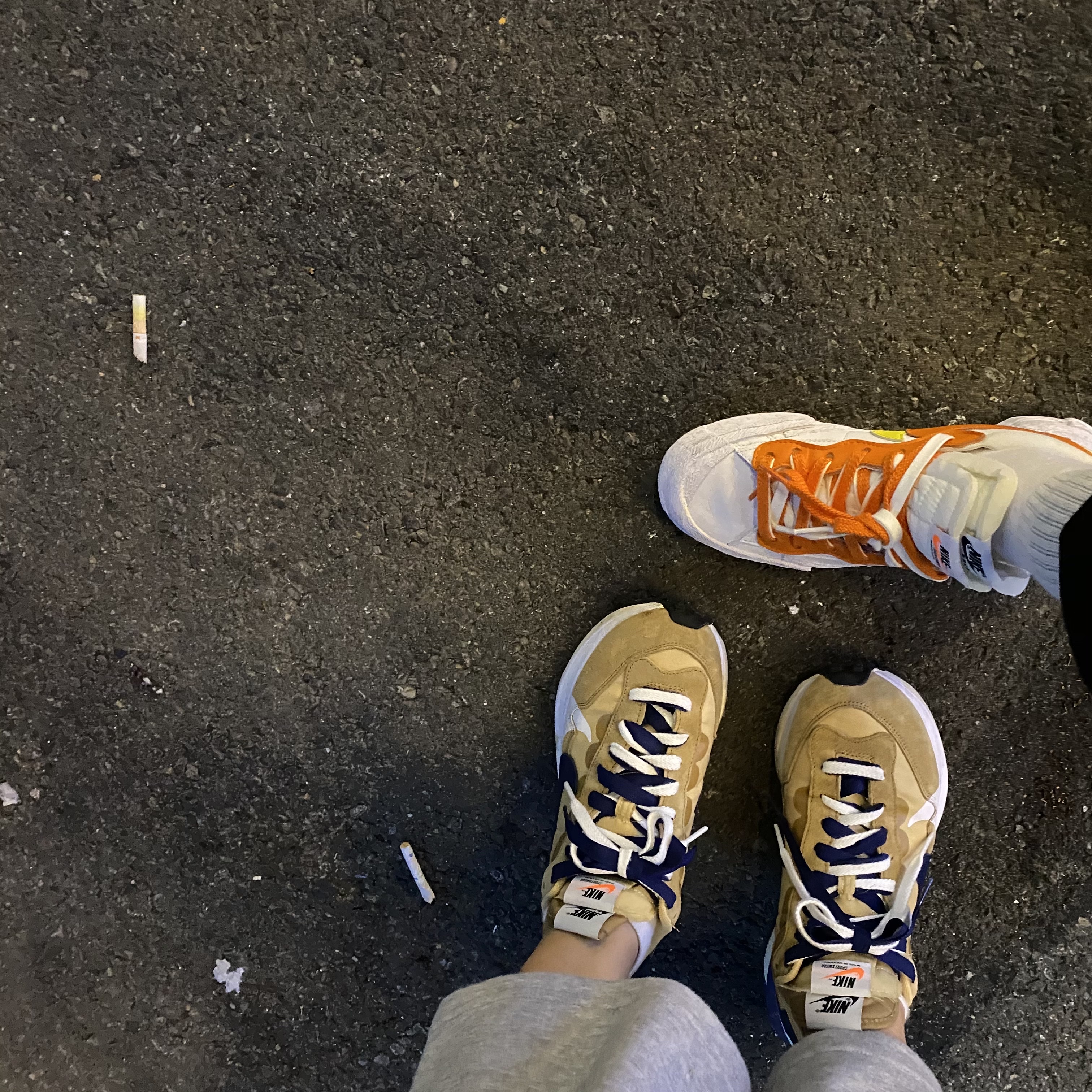 Nike x Sacai VaporWaffle Sesame and Blue Void, Nike x Sacai Blazer Low Magma Orange 착용 스타일