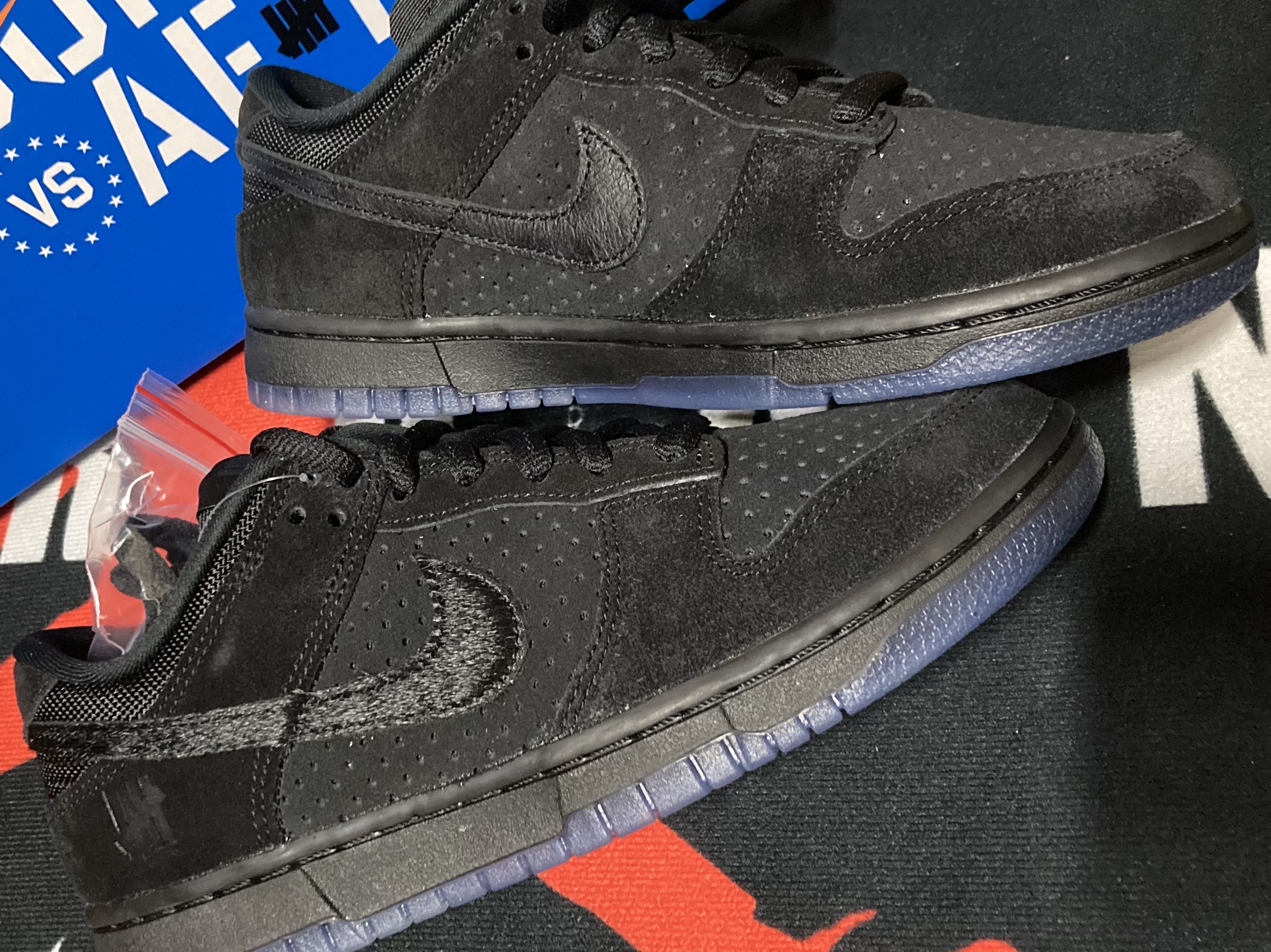 Nike x Undefeated Dunk Low SP 5 On It Black 착용 스타일 - 3