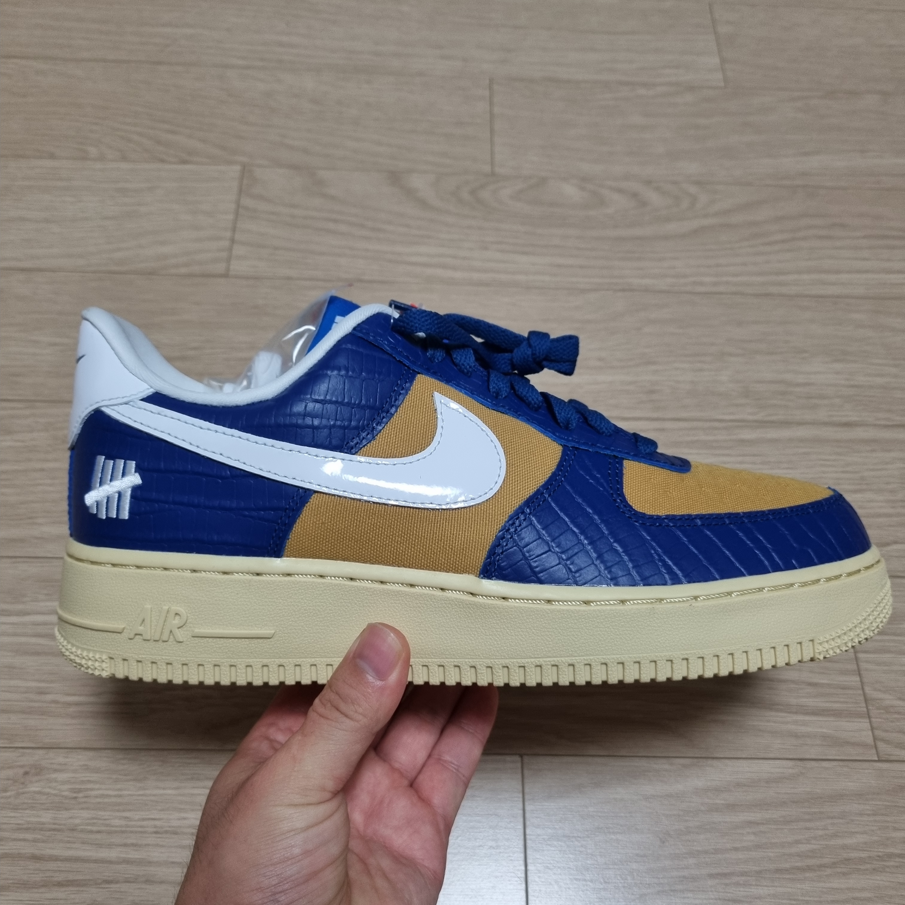 Nike x Undefeated Air Force 1 Low SP 5 On It Court Blue 착용 스타일 - 2
