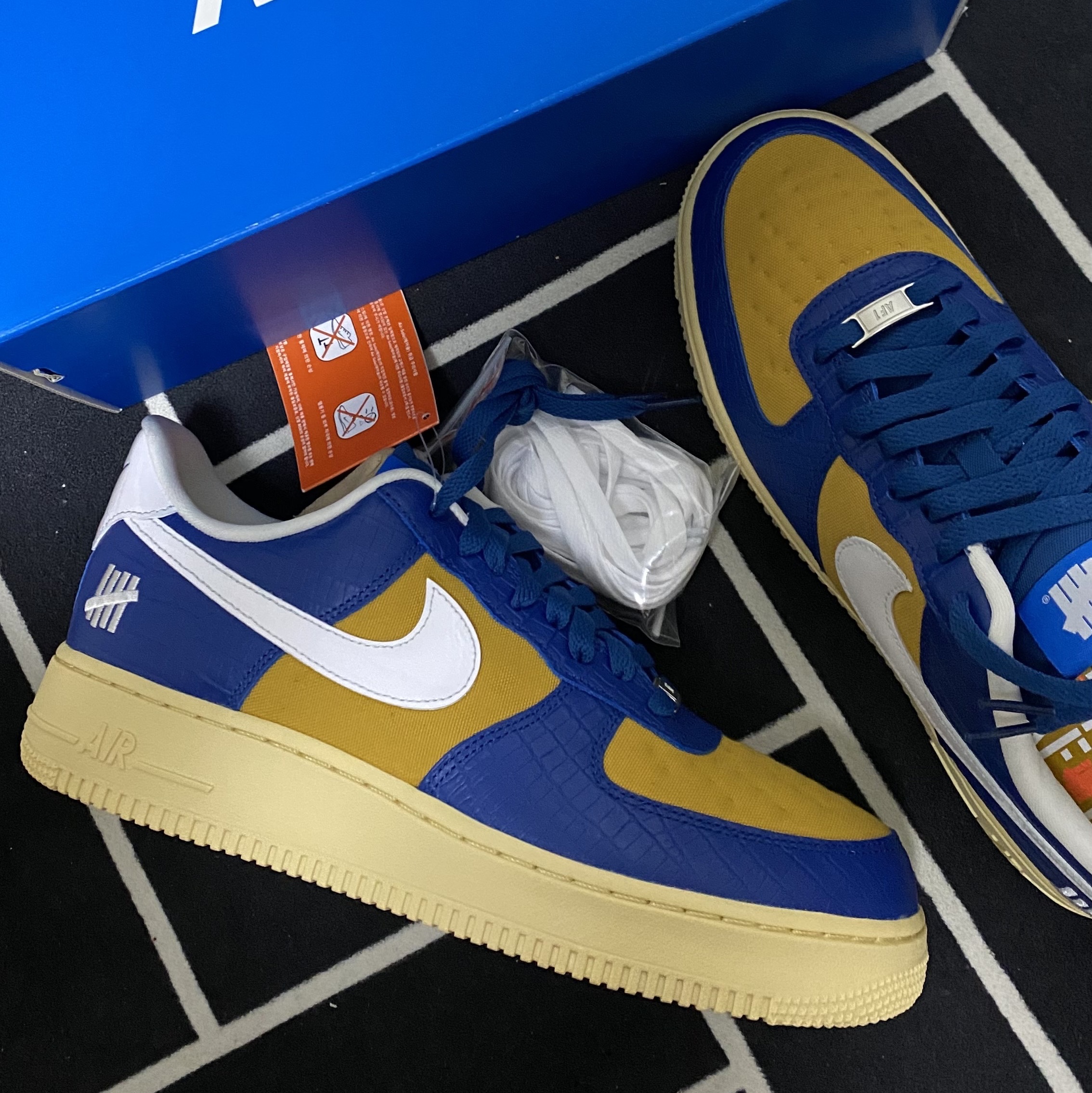 Nike x Undefeated Air Force 1 Low SP 5 On It Court Blue 착용 스타일