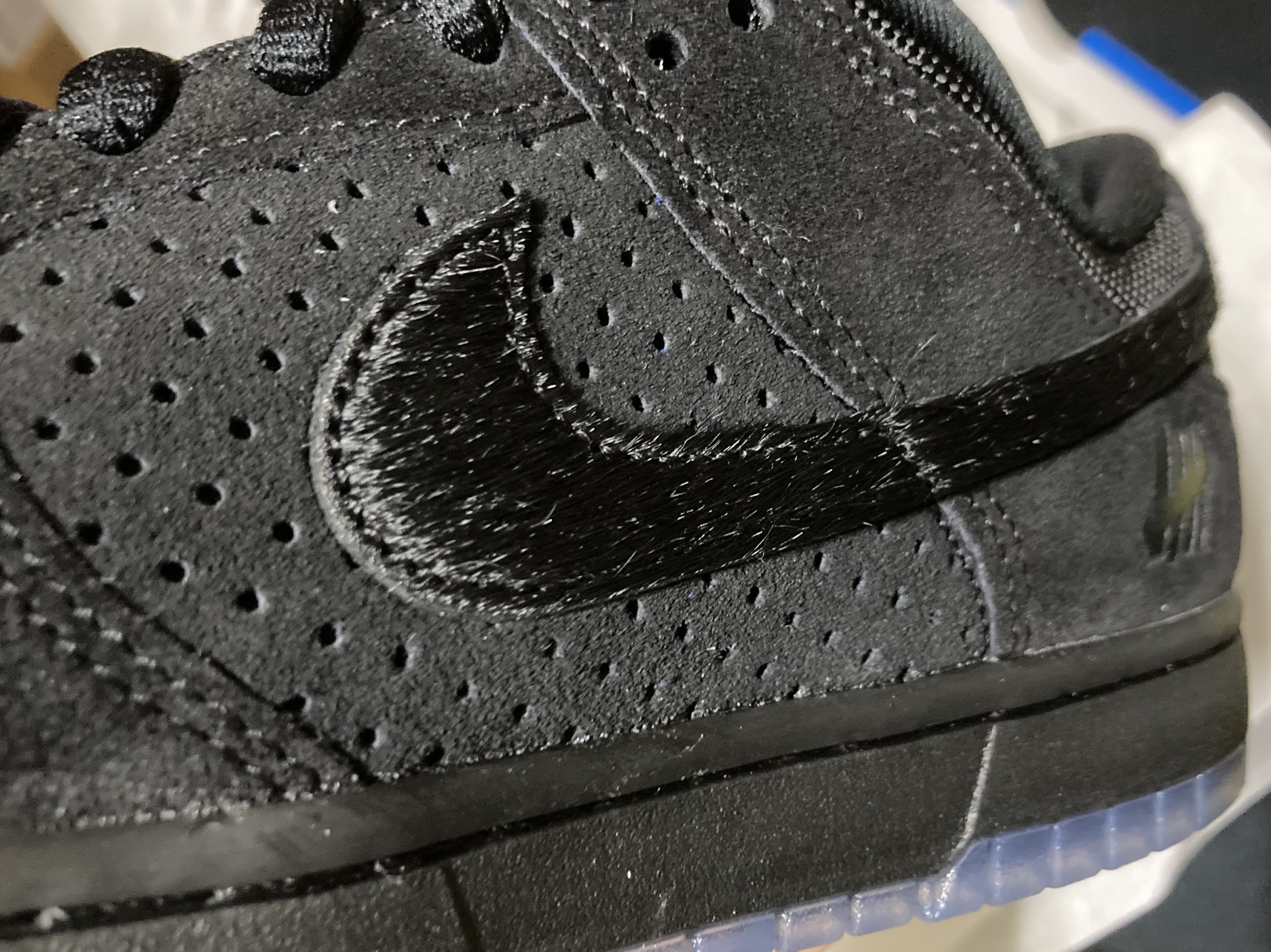 Nike x Undefeated Dunk Low SP 5 On It Black 착용 스타일 - 1