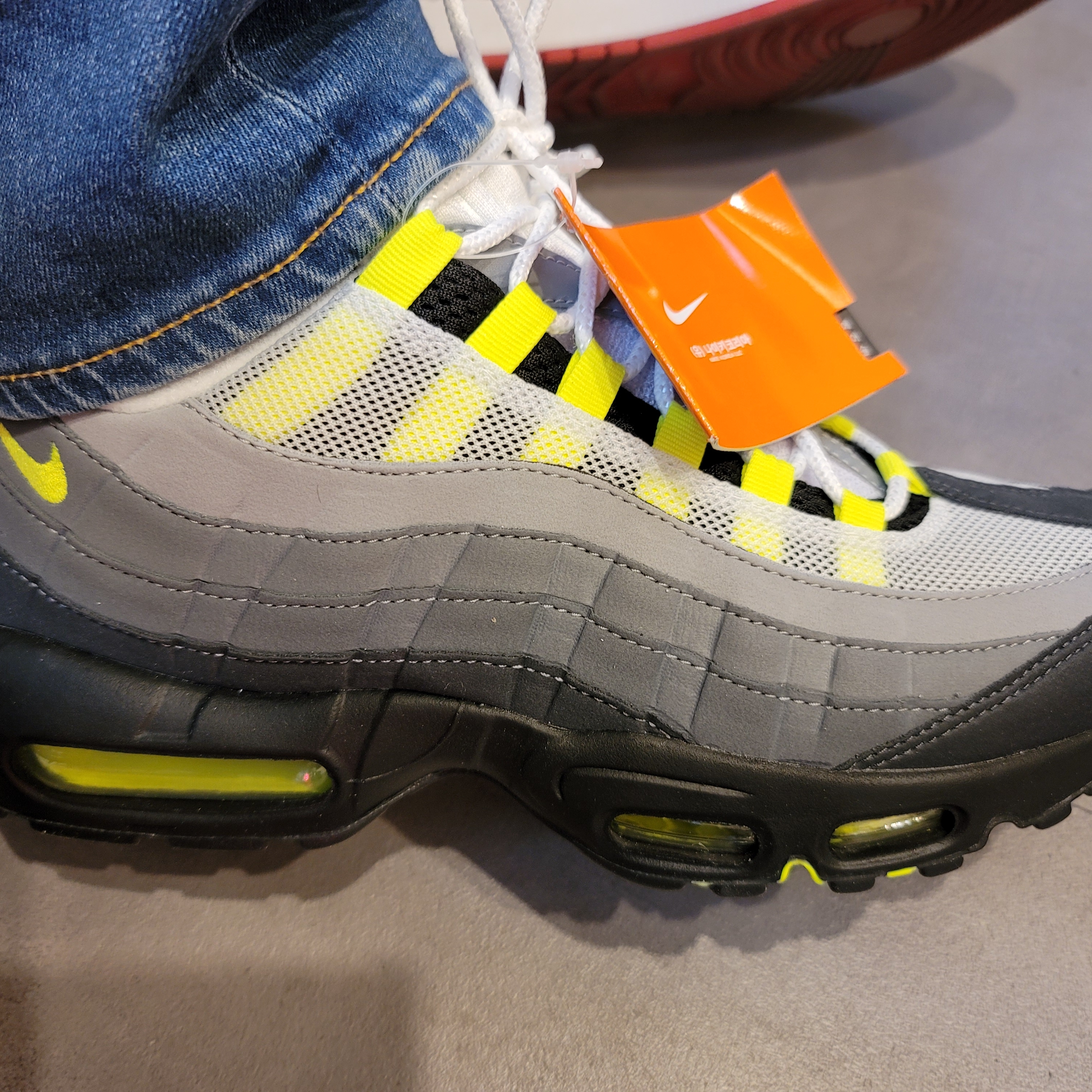 Nike Air Max 95 OG Neon Yellow 2020 착용 스타일