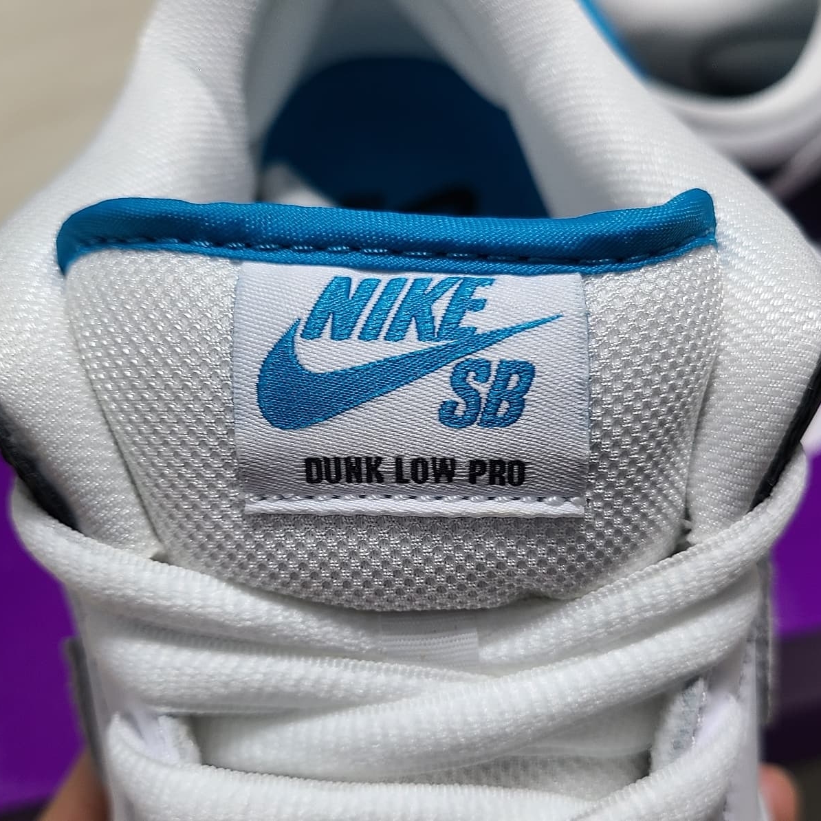 Nike SB Dunk Low Pro Laser Blue 착용 스타일 - 4