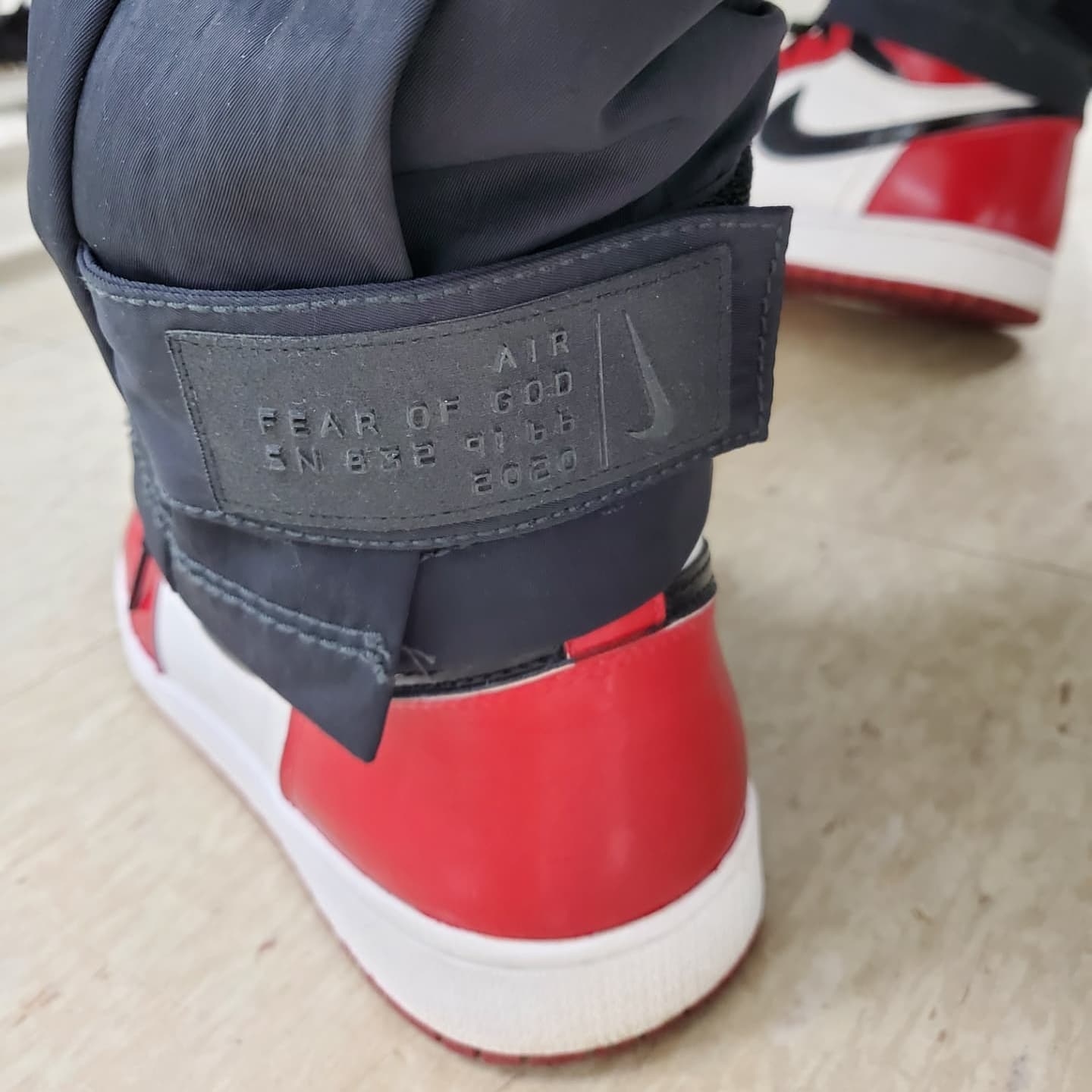 Nike x Fear of God Bomber Hooded Jacket Black, Nike x Fear of God Warm Up Pants Off Noir 착용 스타일 - 2