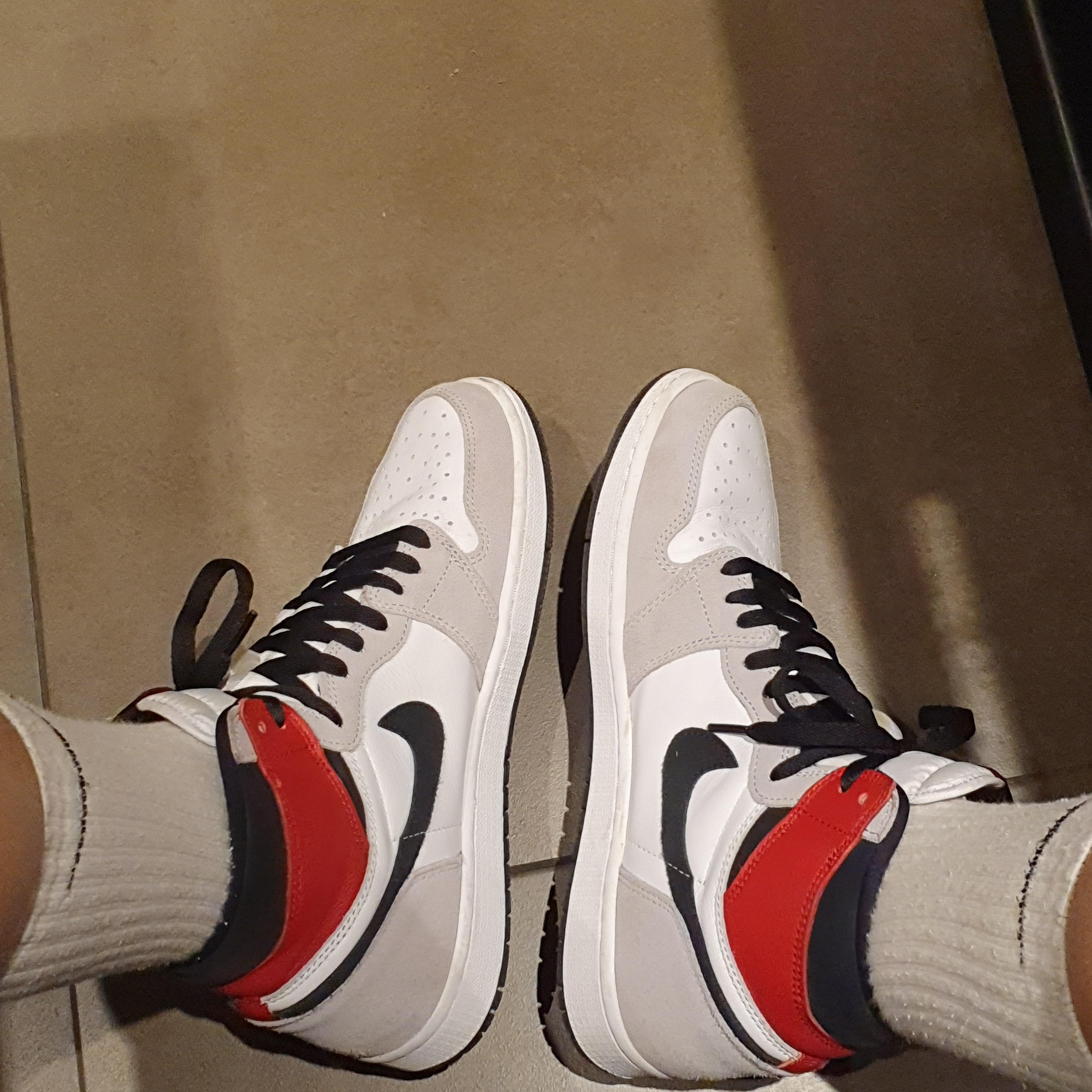 Jordan 1 Retro High OG Light Smoke Grey 착용 스타일