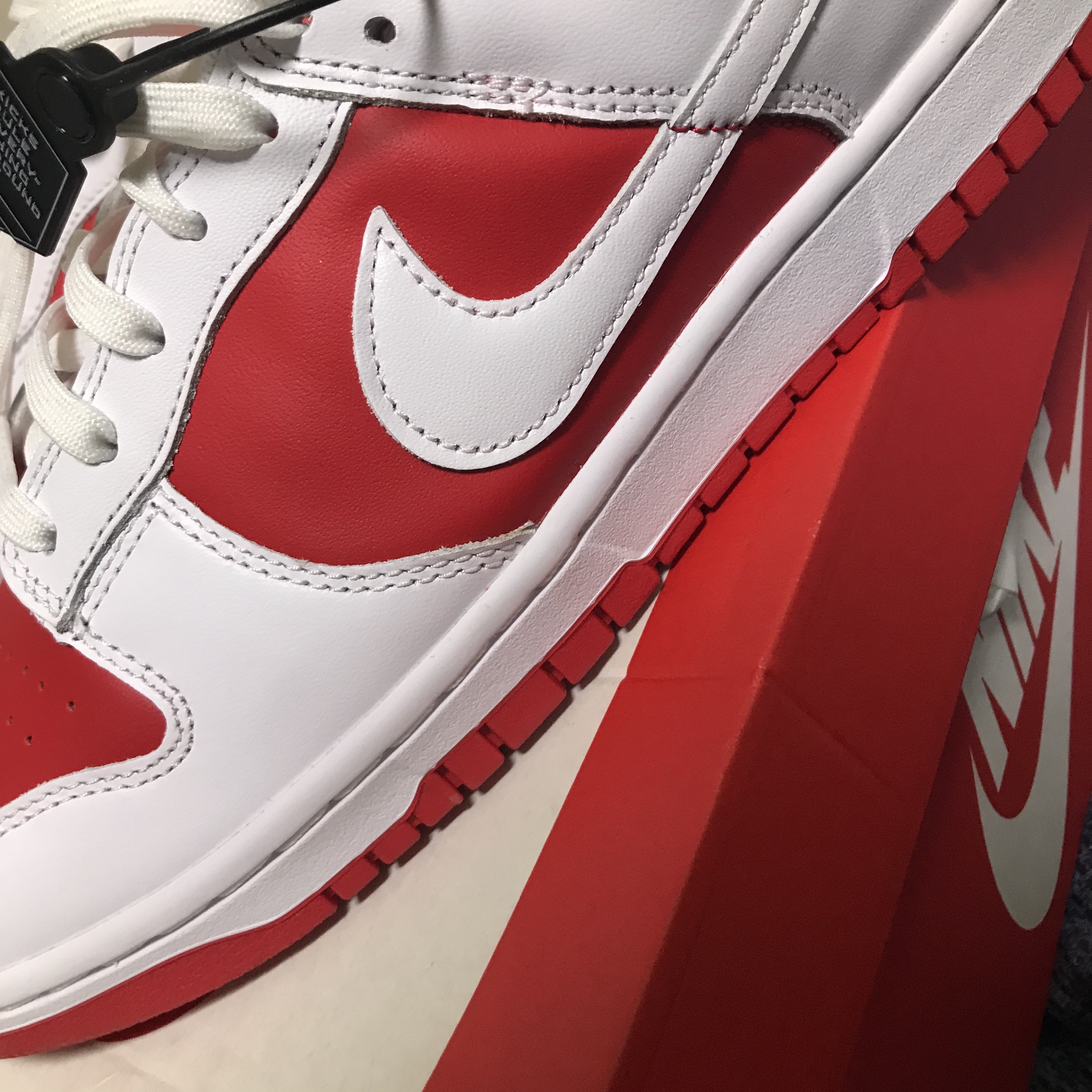 Nike Dunk Low Retro Championship Red 착용 스타일