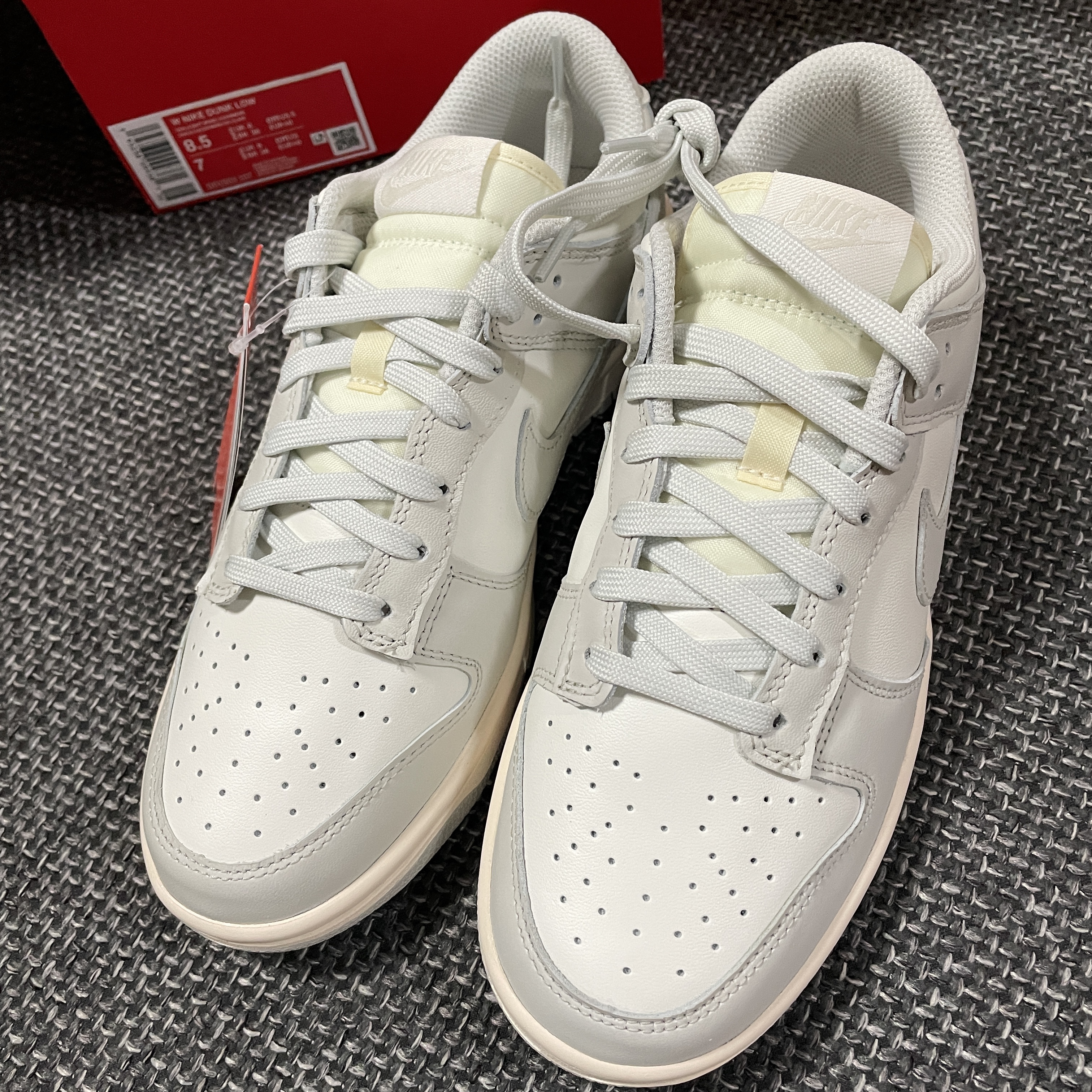 (W) Nike Dunk Low Light Bone 착용 스타일