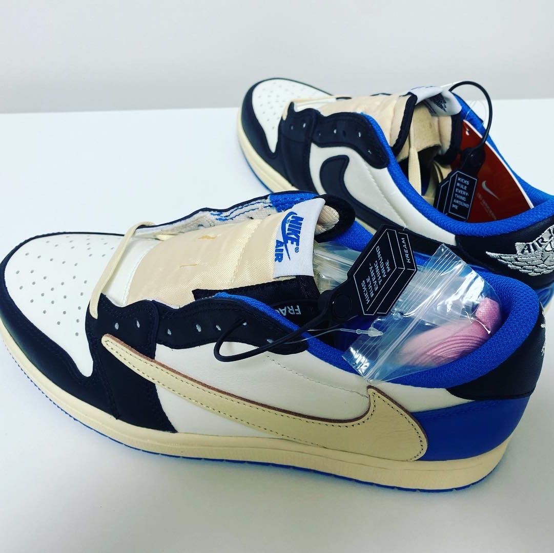 Jordan 1 x Travis Scott x Fragment Retro Low OG SP Military Blue 착용 스타일 - 2