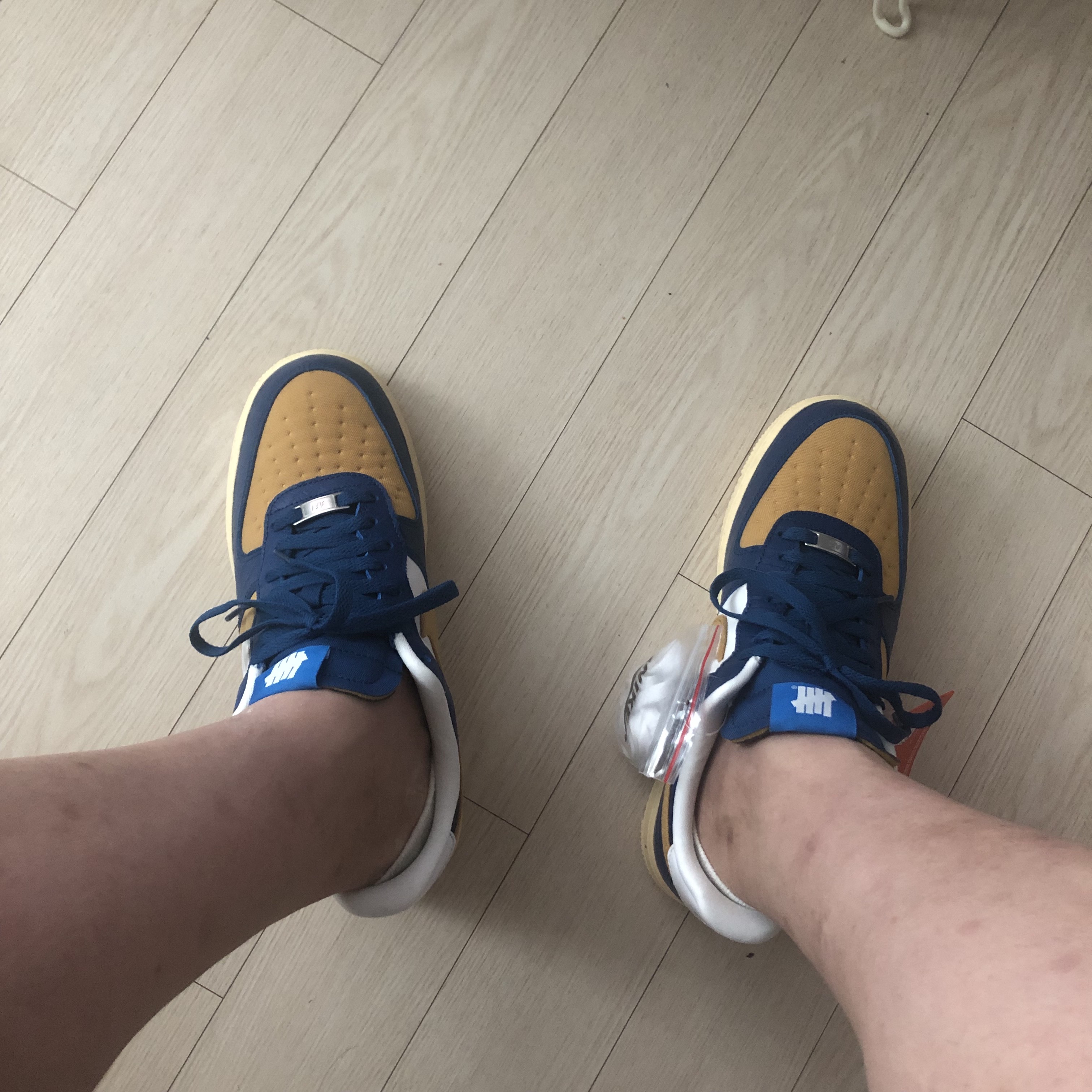 Nike x Undefeated Air Force 1 Low SP 5 On It Court Blue 착용 스타일 - 2