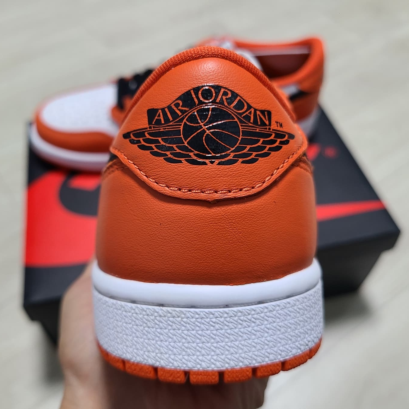 Jordan 1 Low OG Starfish 착용 스타일 - 3