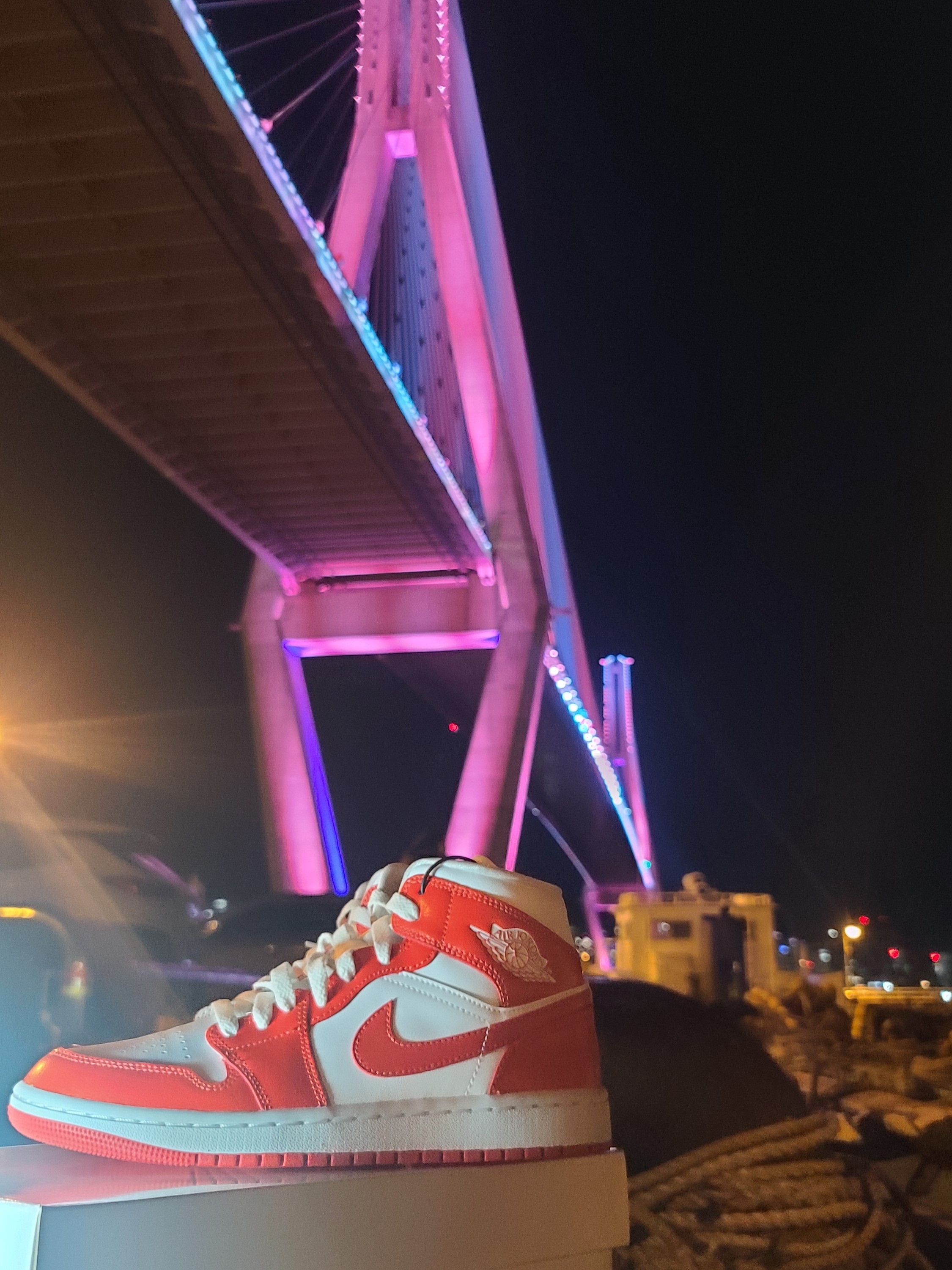 (W) Jordan 1 Mid Habanero Red 착용 스타일