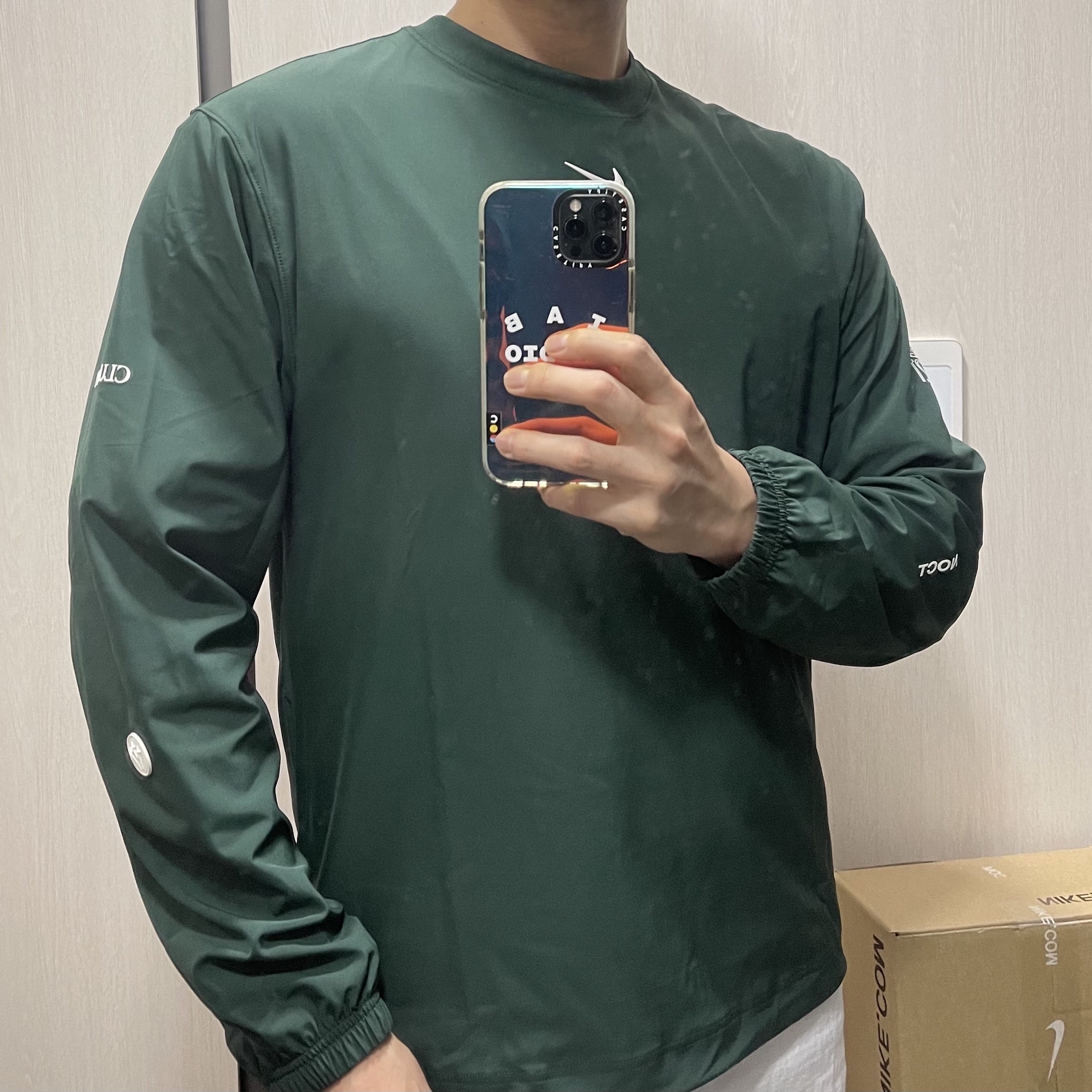 Nike x Drake Nocta Golf Crewneck Top Green - Asia 착용 스타일 - 3