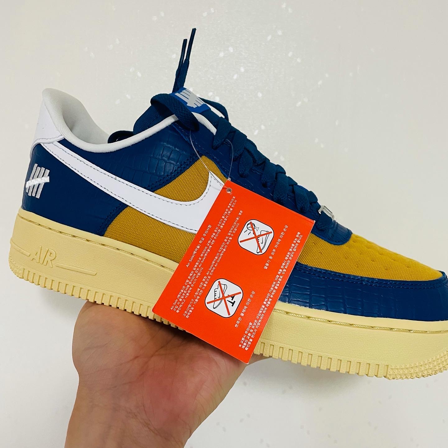 Nike x Undefeated Air Force 1 Low SP 5 On It Court Blue 착용 스타일