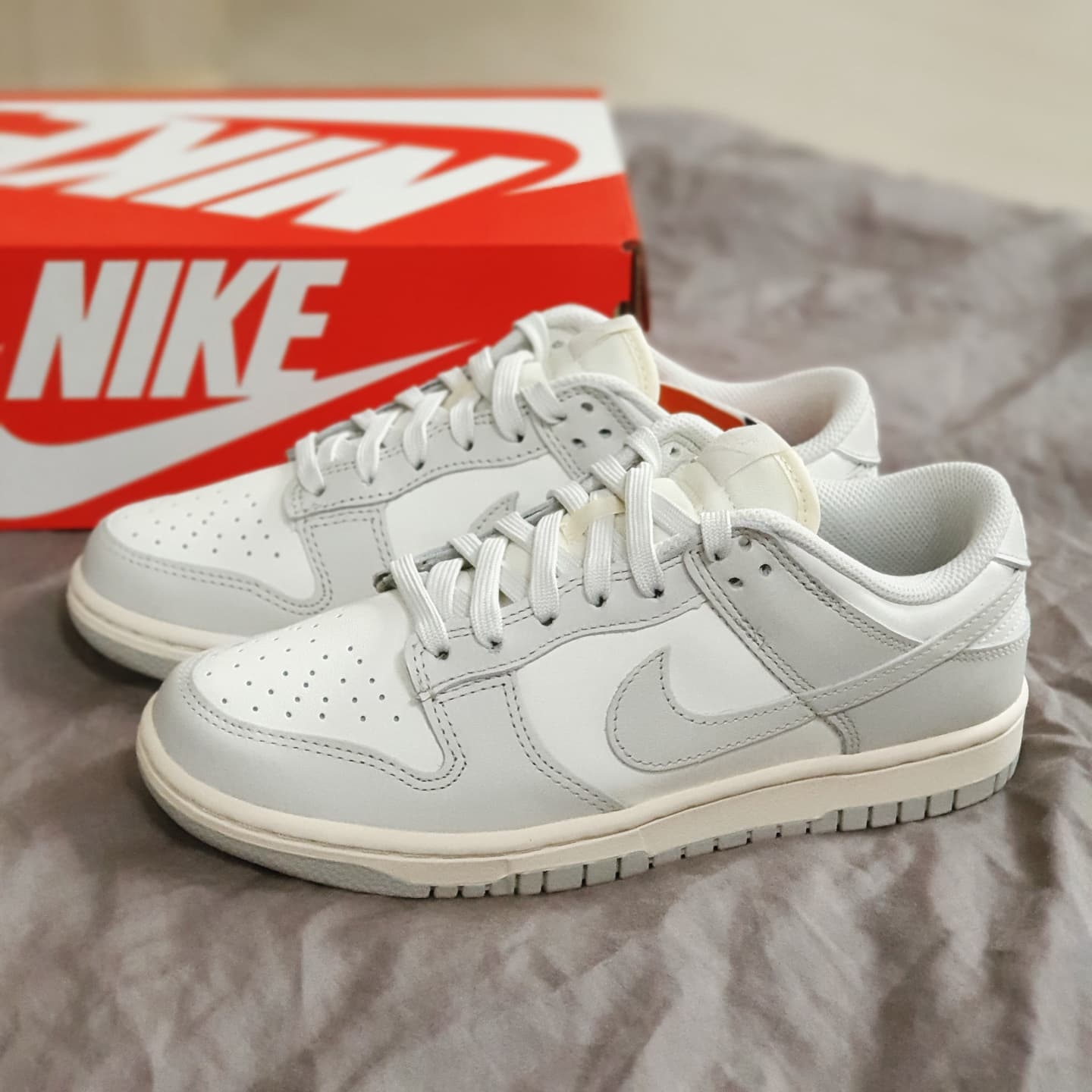 (W) Nike Dunk Low Light Bone 착용 스타일 - 1
