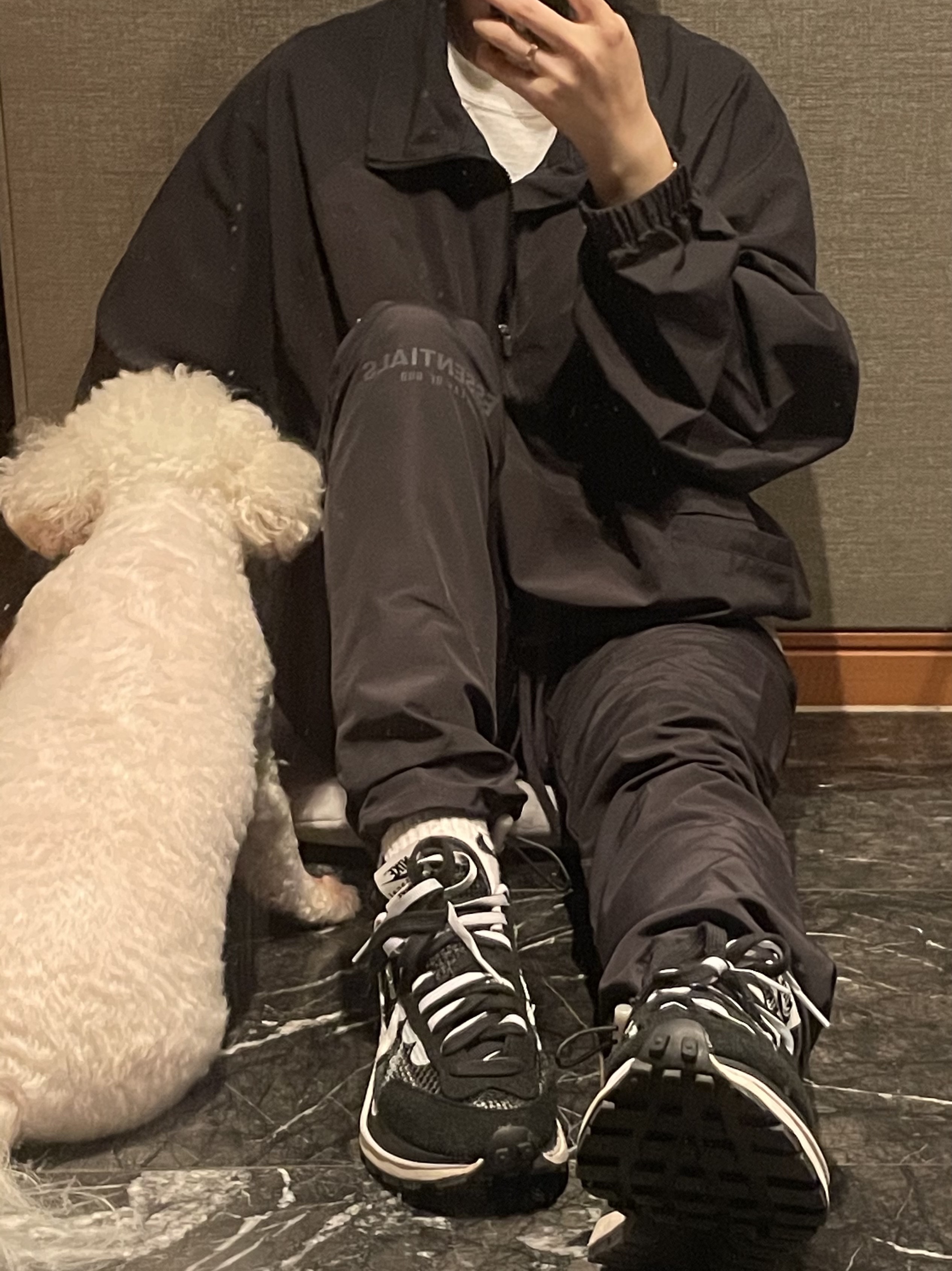 Essentials Track Jacket Black - 20FW, Essentials Track Pants Black - 20FW 착용 스타일 - 3