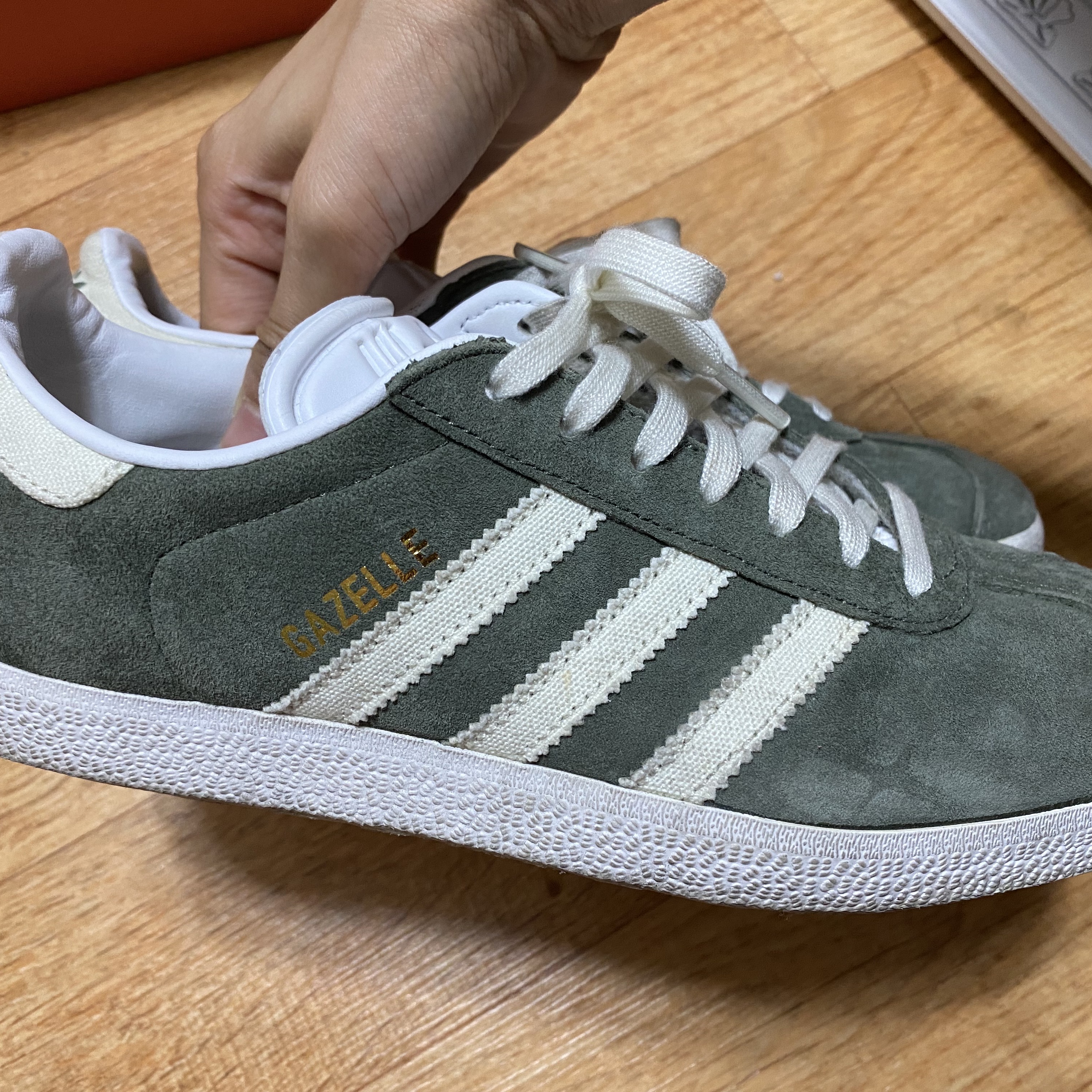 Adidas Gazelle Vintage Collegiate Green 착용 스타일 - 2