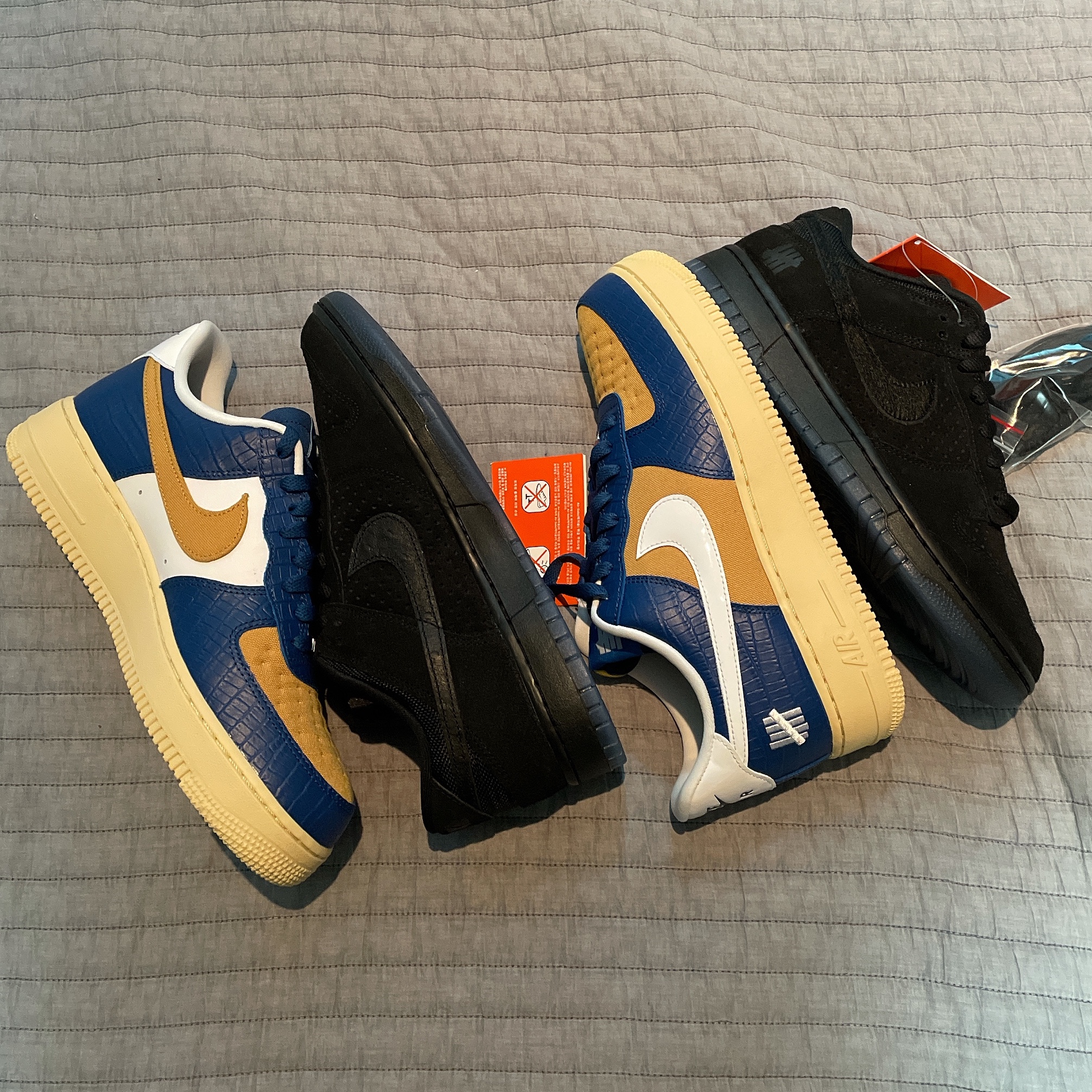 Nike x Undefeated Dunk Low SP 5 On It Black, Nike x Undefeated Air Force 1 Low SP 5 On It Court Blue 착용 스타일
