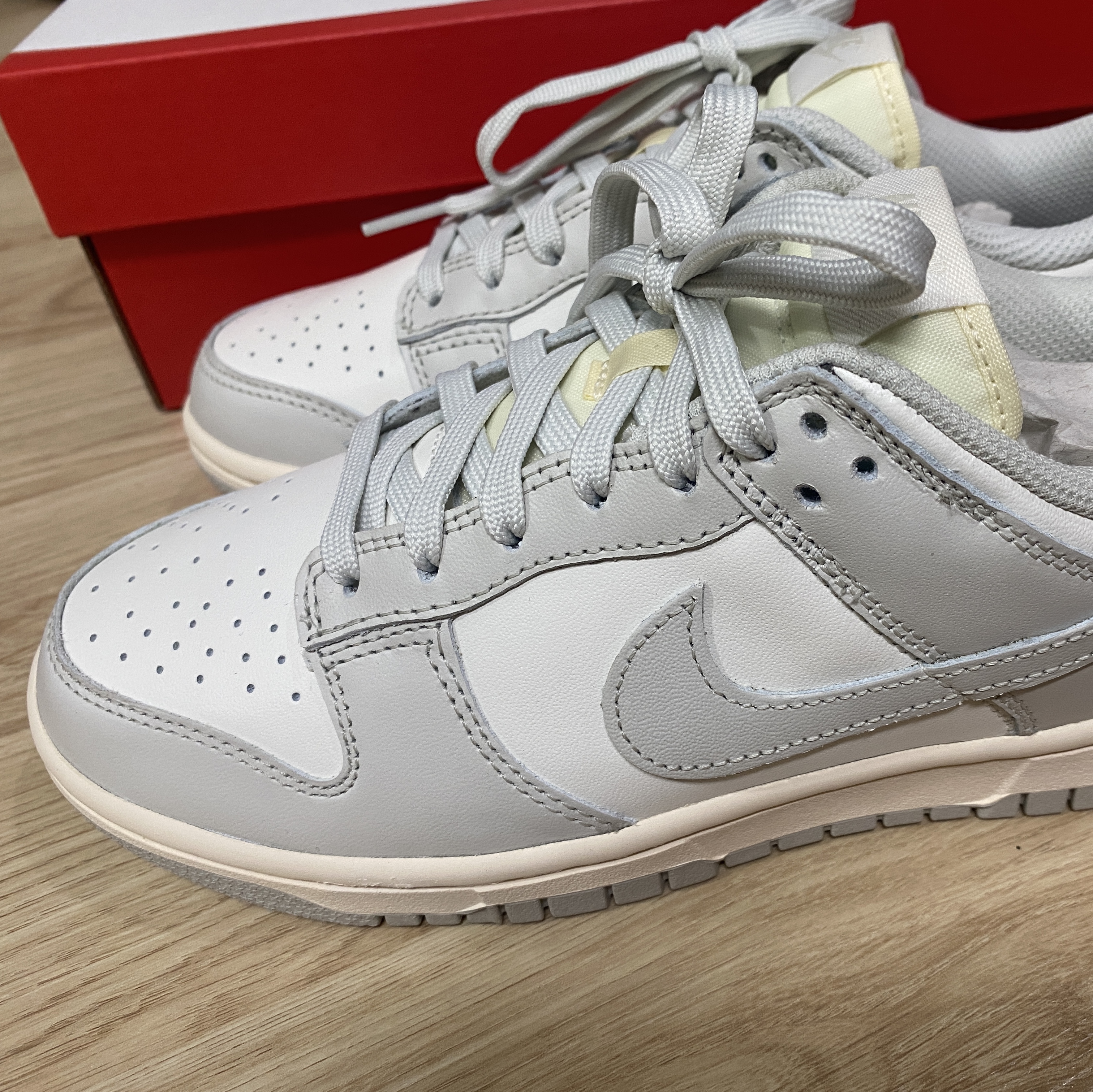 (W) Nike Dunk Low Light Bone 착용 스타일 - 3