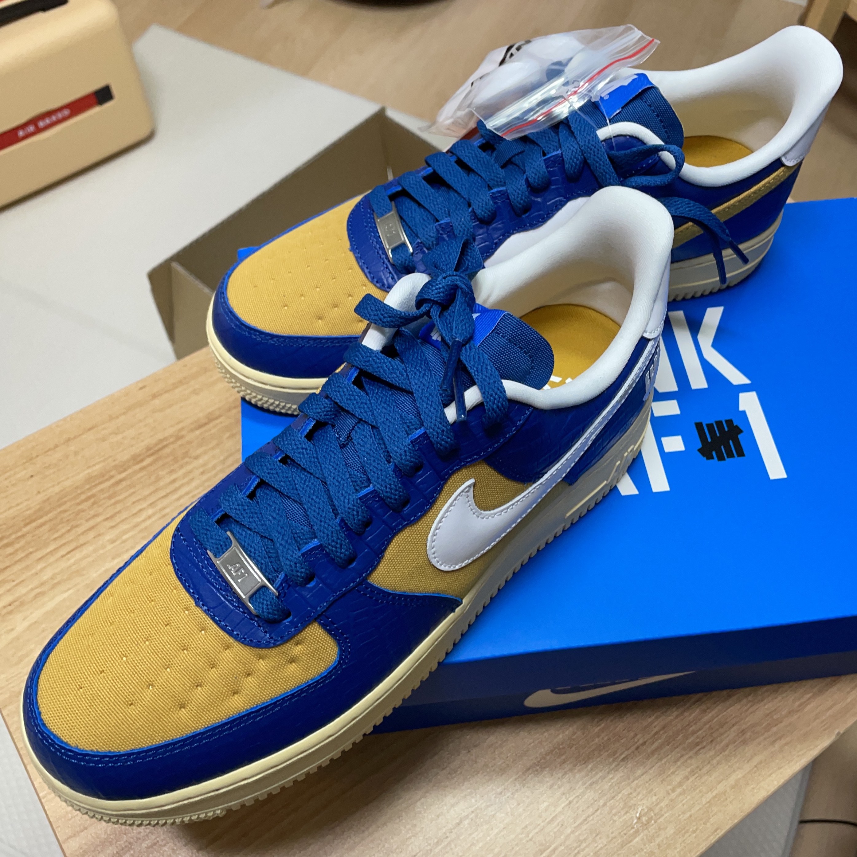 Nike x Undefeated Air Force 1 Low SP 5 On It Court Blue 착용 스타일 - 3