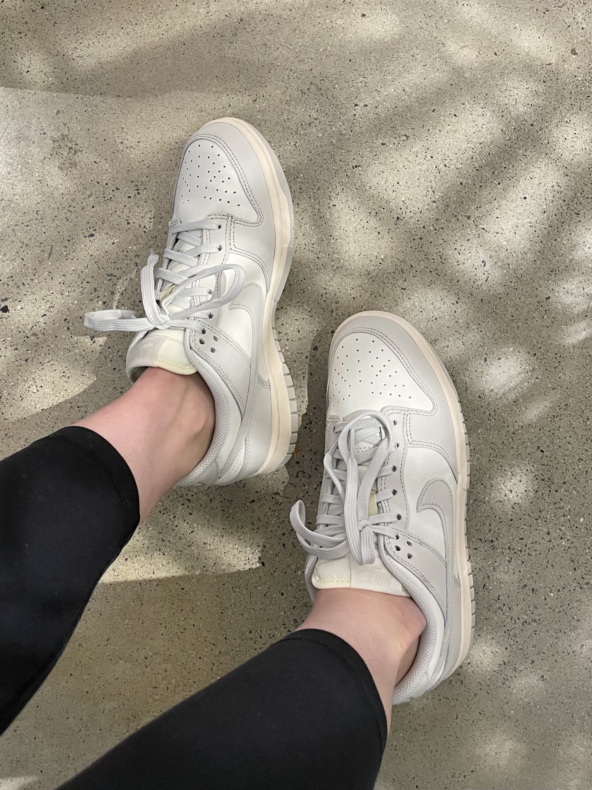 (W) Nike Dunk Low Light Bone 착용 스타일 - 2