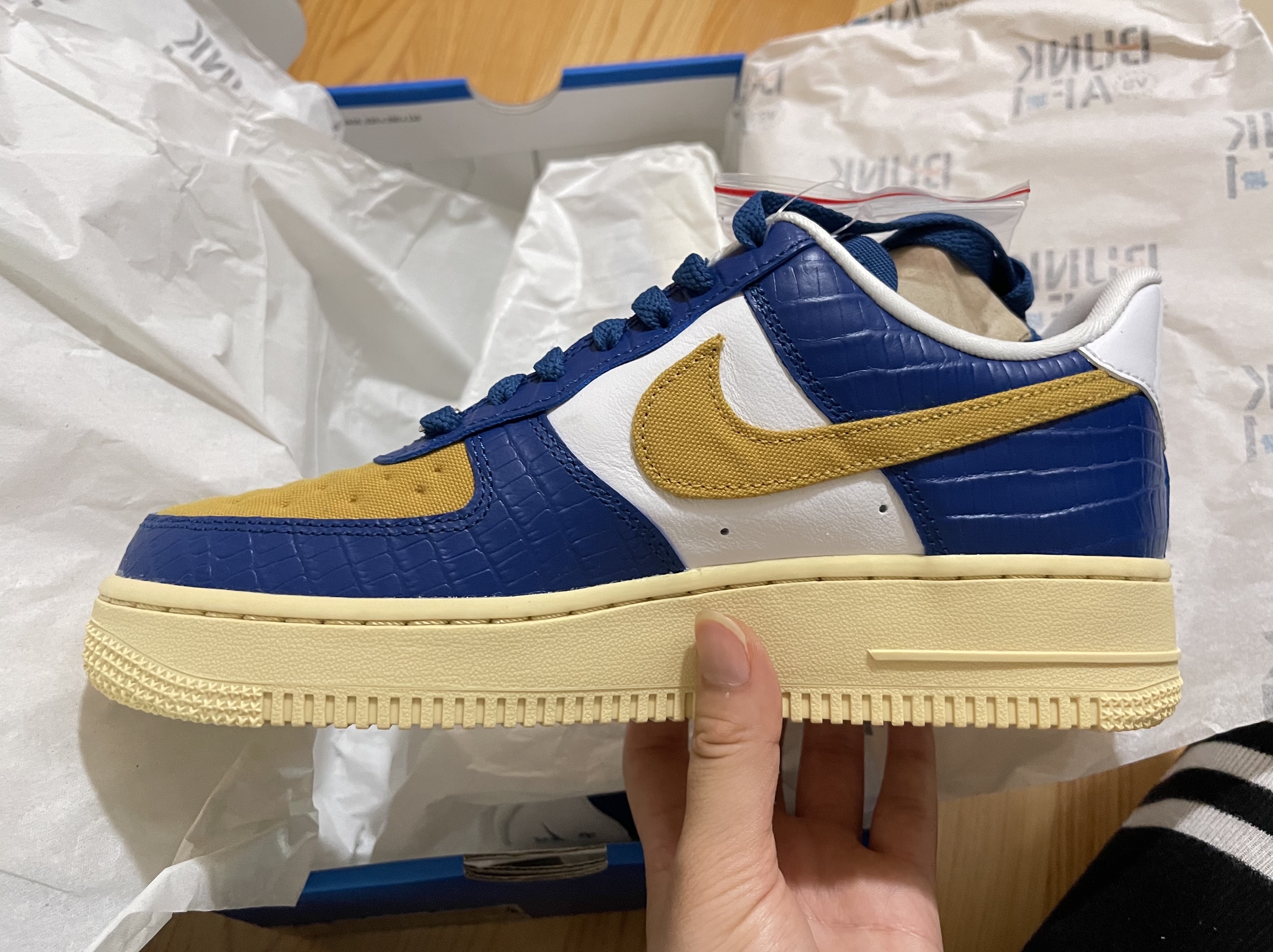 Nike x Undefeated Air Force 1 Low SP 5 On It Court Blue 착용 스타일
