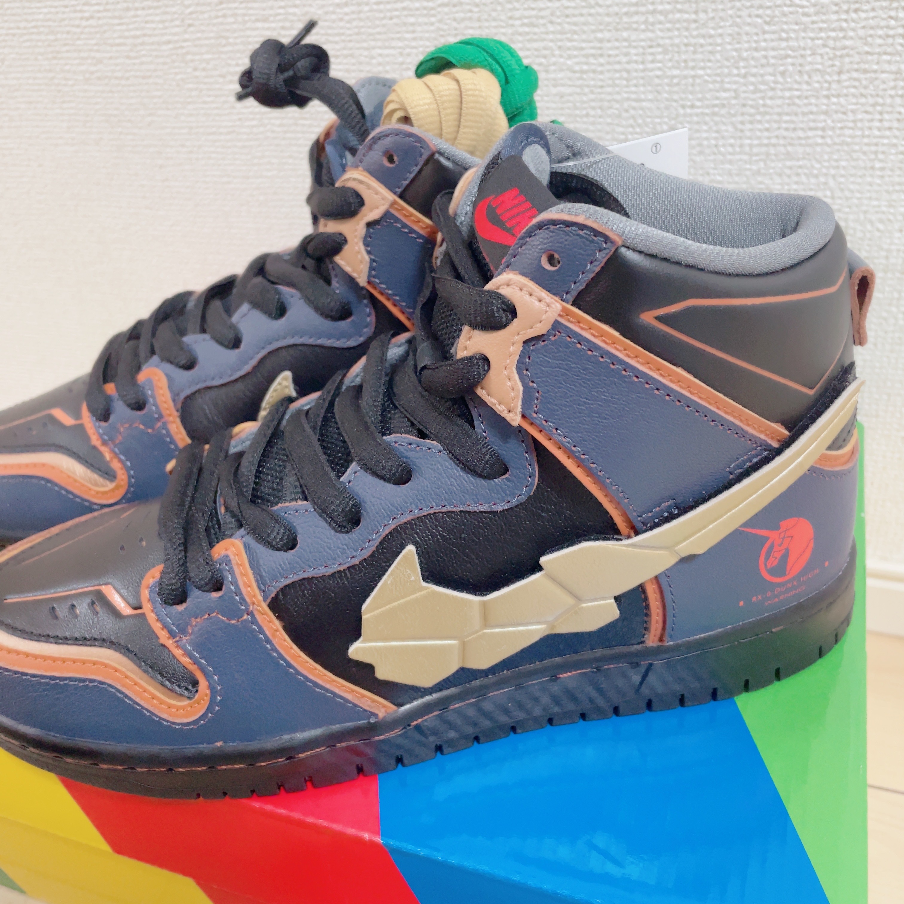 Nike x Gundam SB Dunk High Pro QS Unicorn Banshee 착용 스타일 - 2